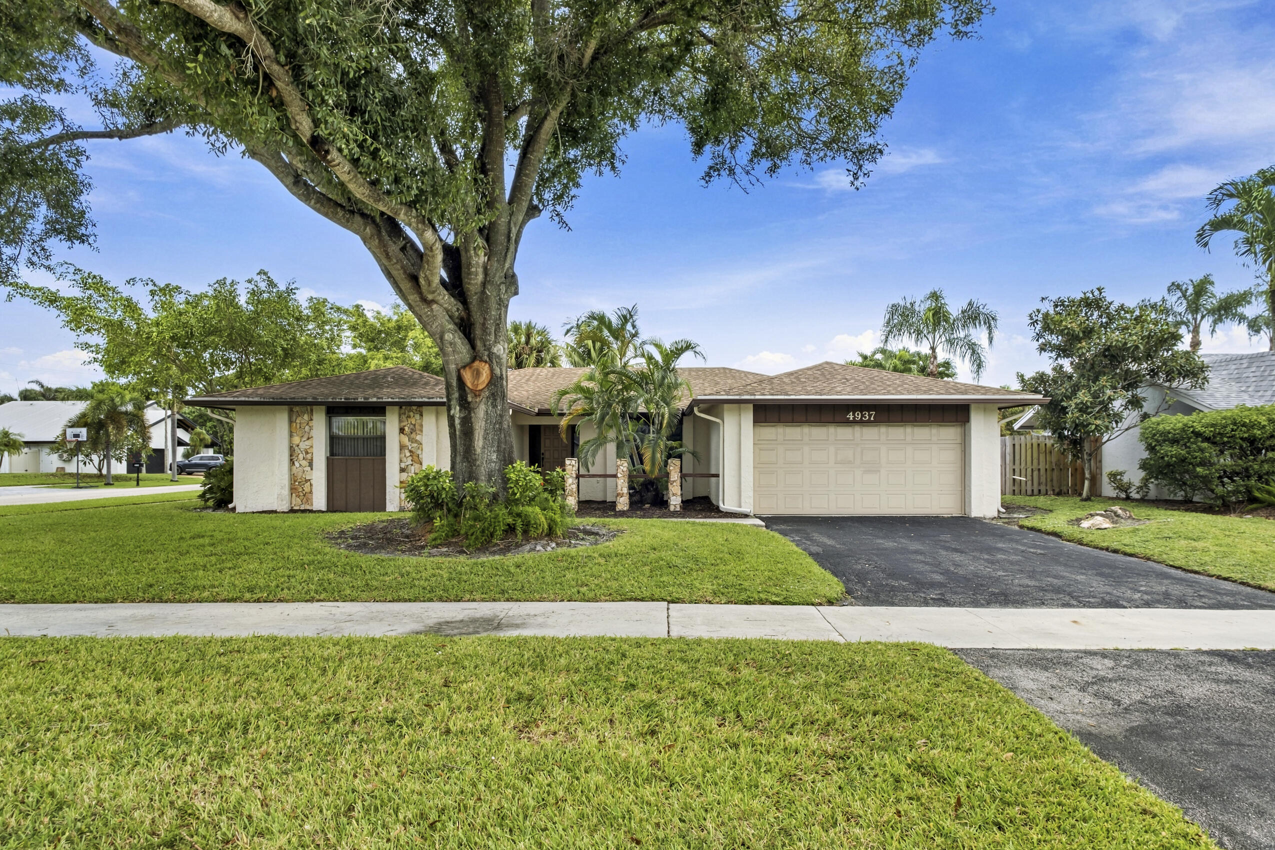 4937 Willow Drive