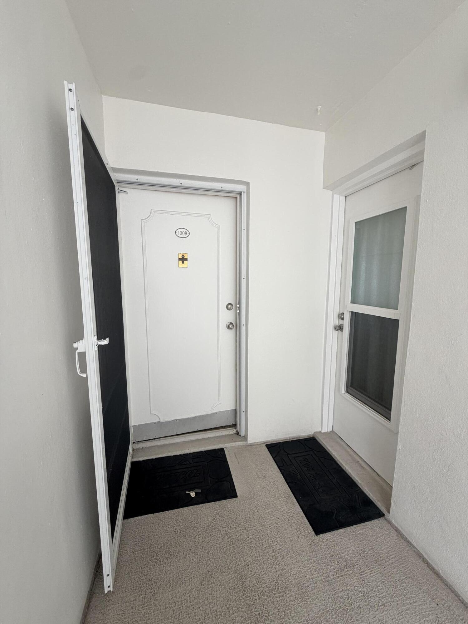2555 Ne 11th Street Ph9 Property Photo 4