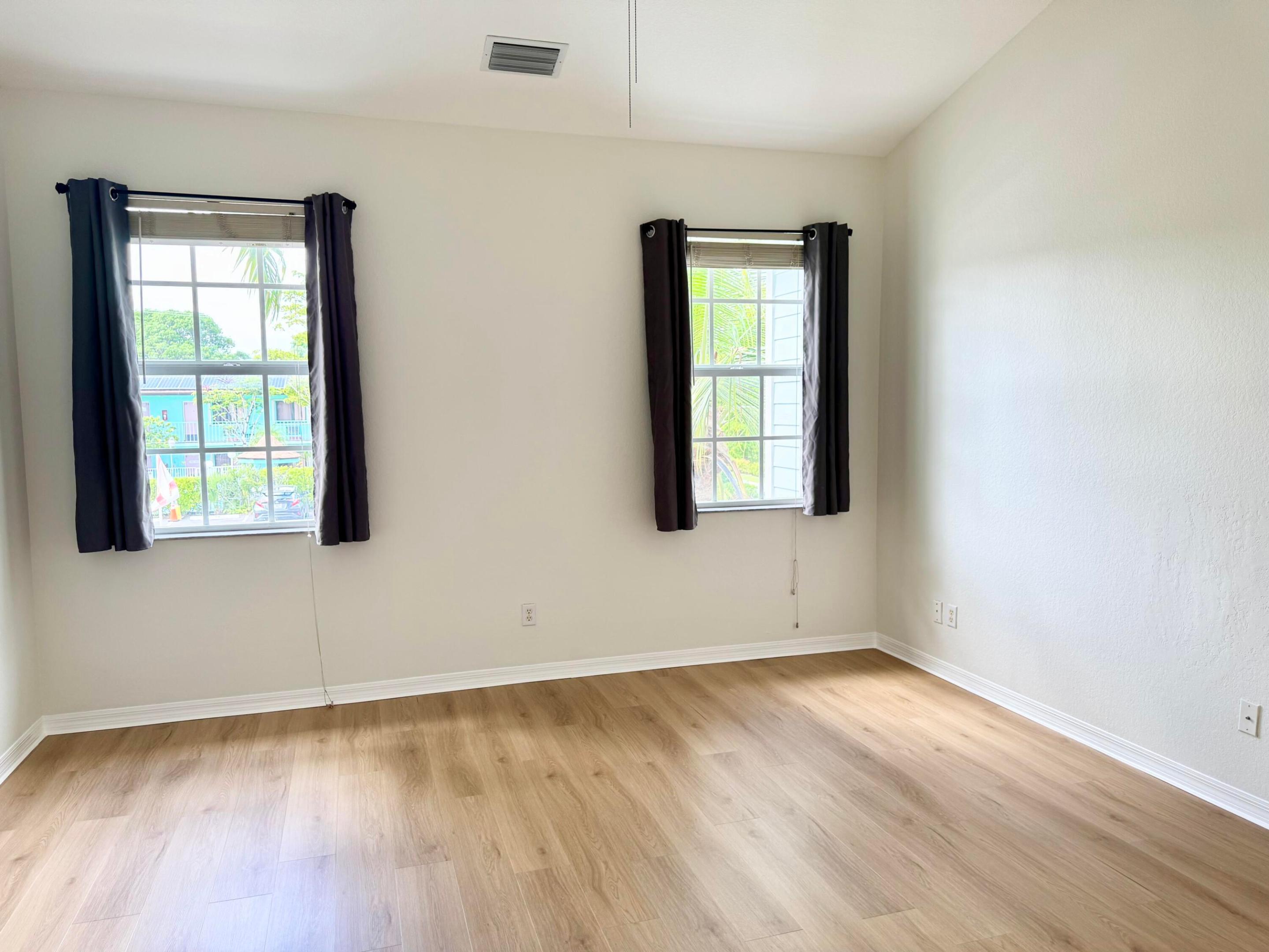 902 S Federal Highway 3 Property Photo 11