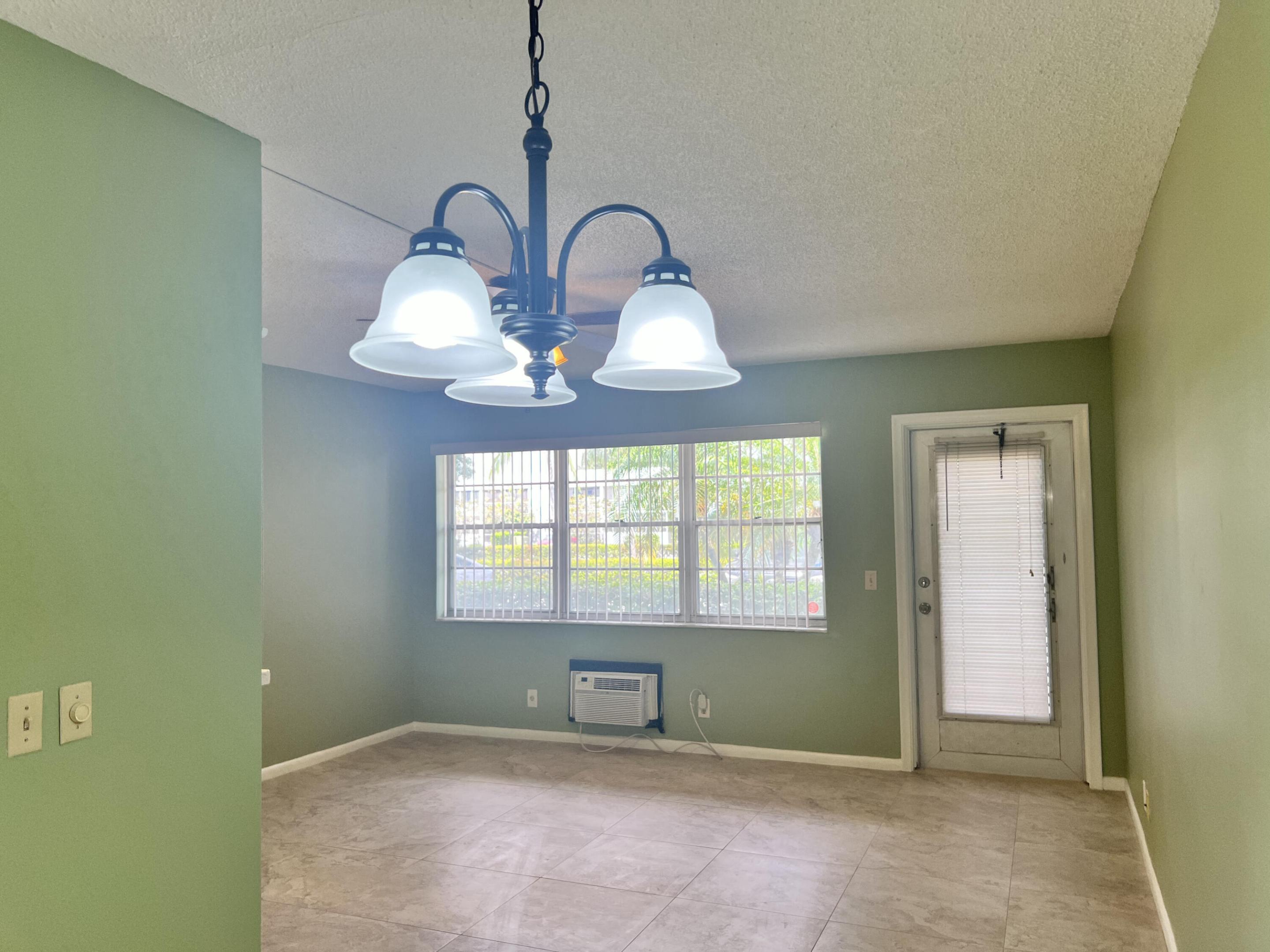 217 Berkshire K Property Photo 1
