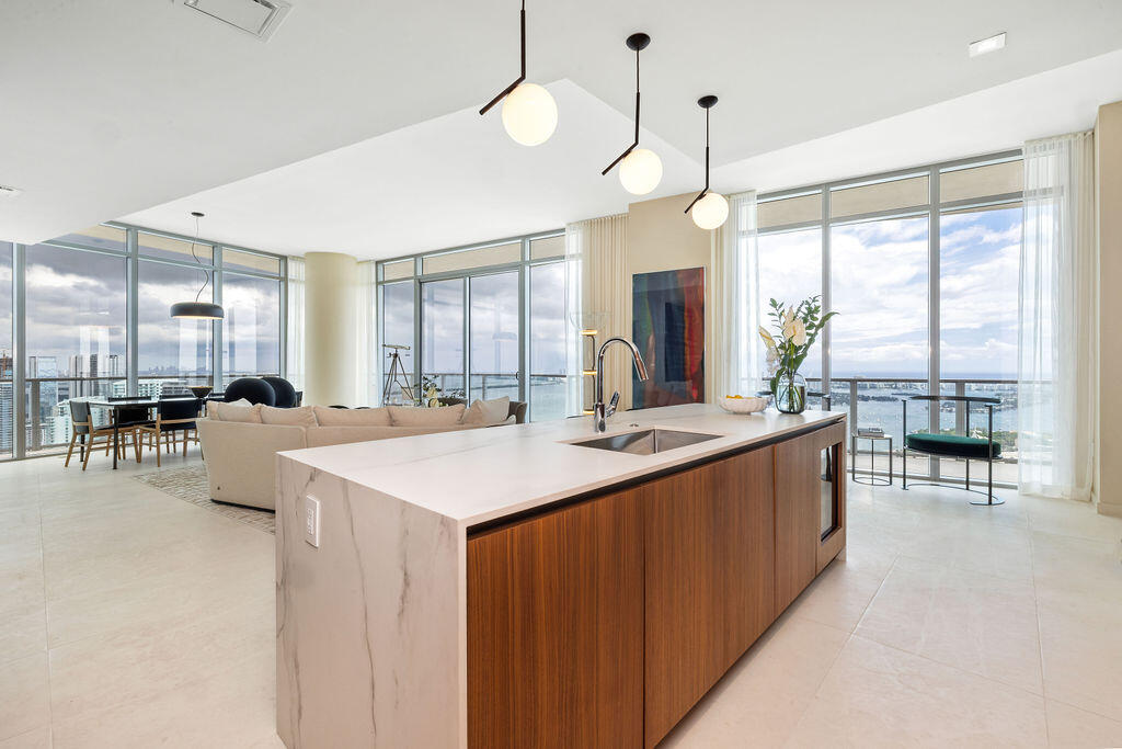 1400 Biscayne Boulevard 5104 Property Photo 9
