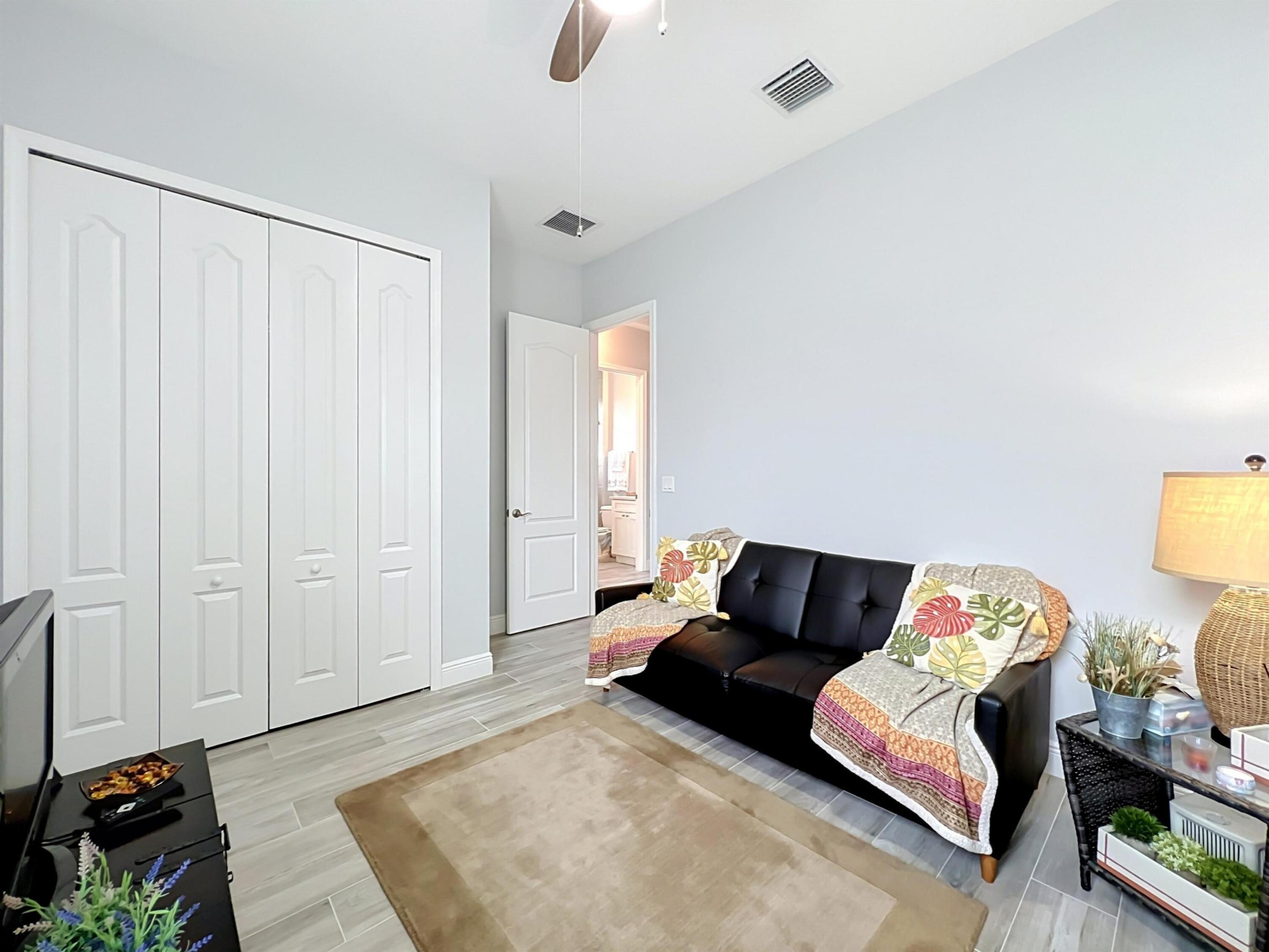 1263 Sw Fox Court Property Photo 32