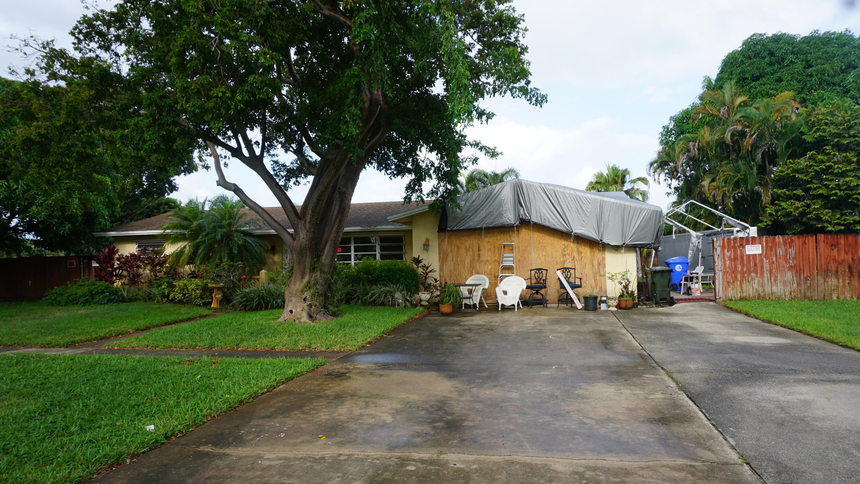 901 Palmetto Drive Property Photo 1