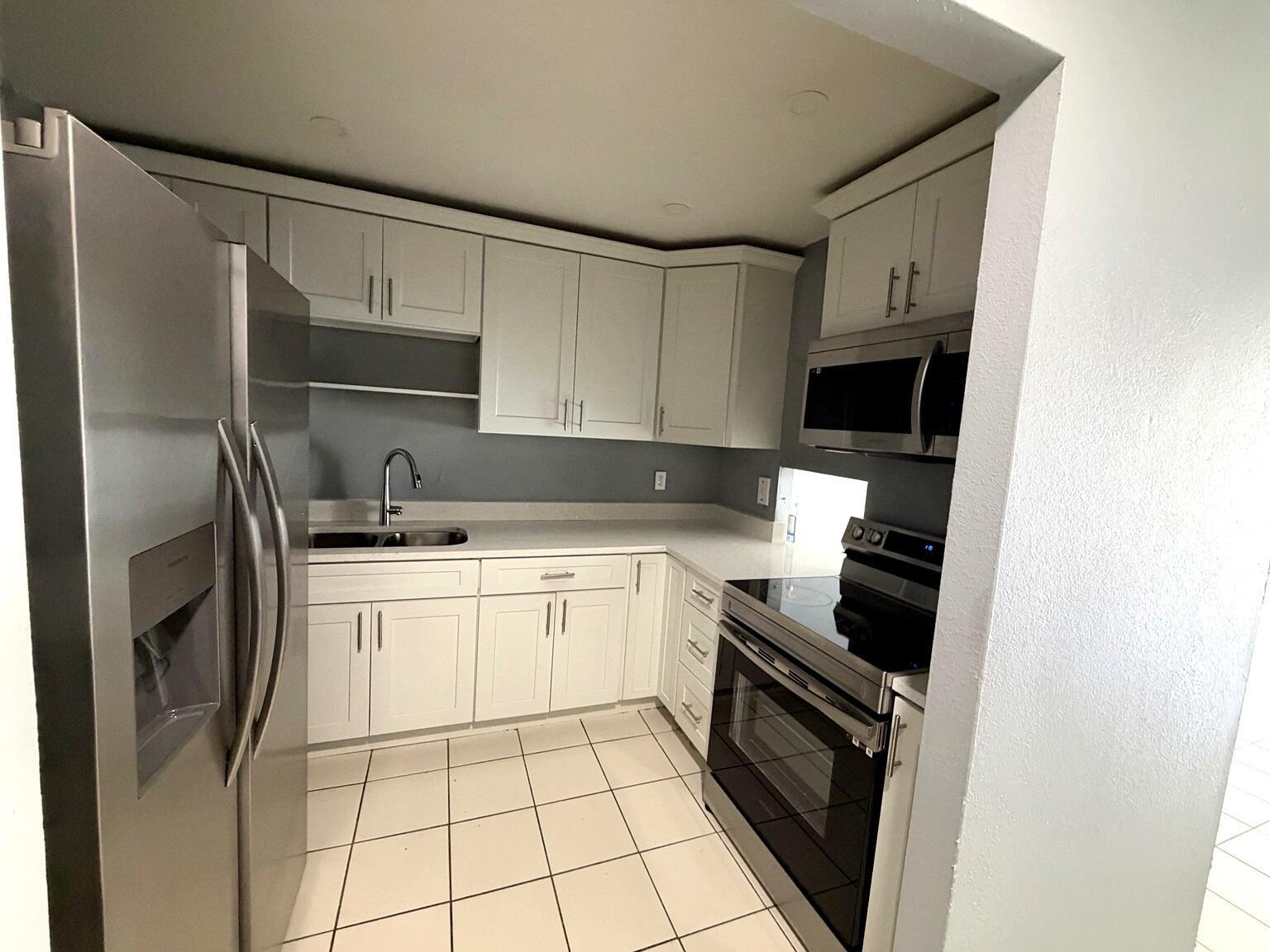 2029 Nw 46th Avenue E201 Property Photo 1