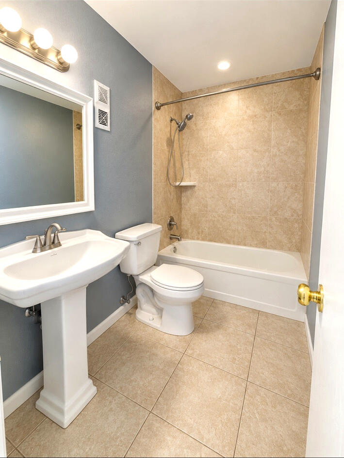 2029 Nw 46th Avenue E201 Property Photo 11