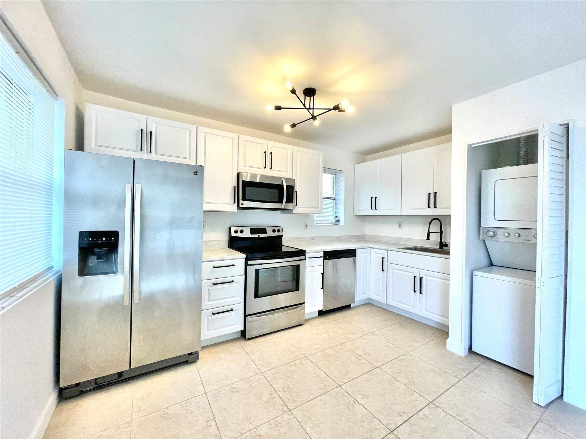 4071 N Dixie Highway 20 Property Photo 1