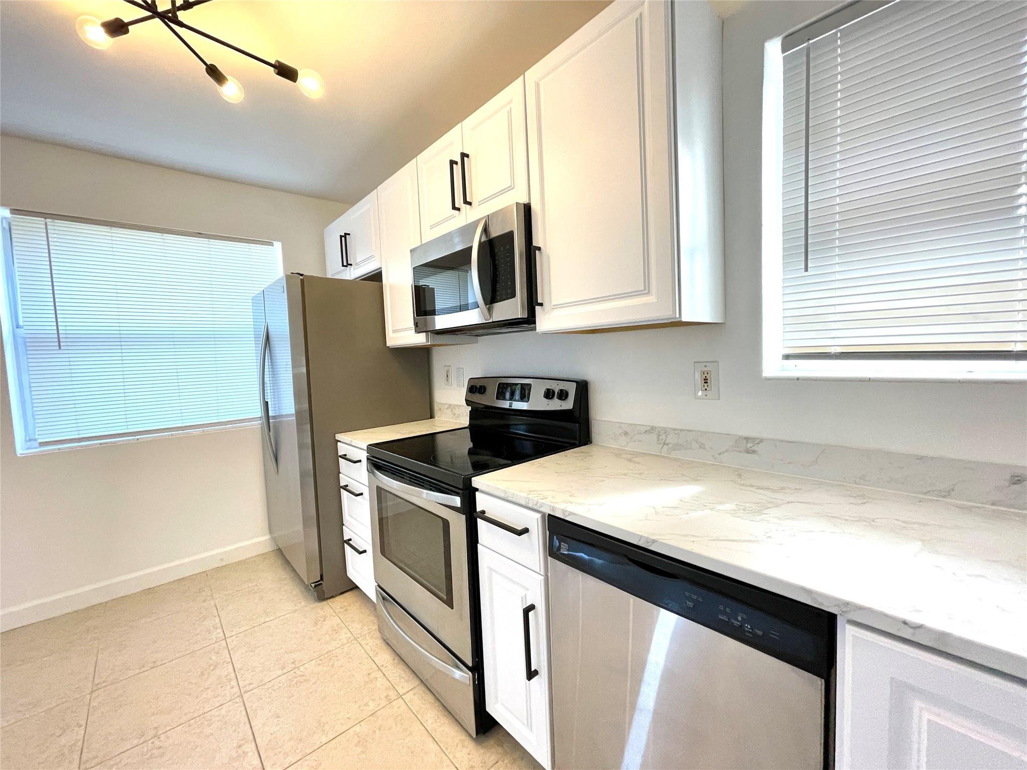 4071 N Dixie Highway 20 Property Photo 4