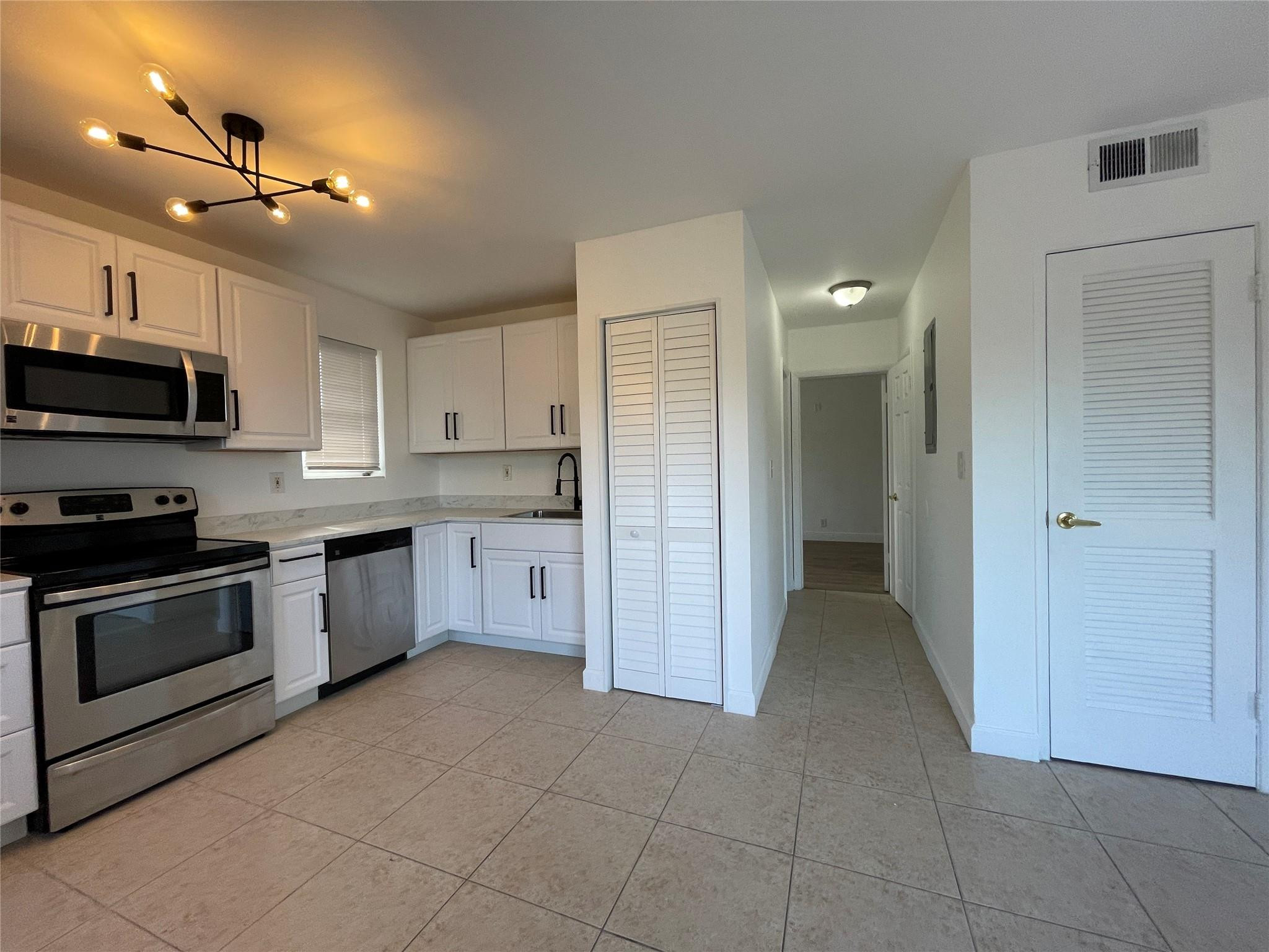 4071 N Dixie Highway 20 Property Photo 5