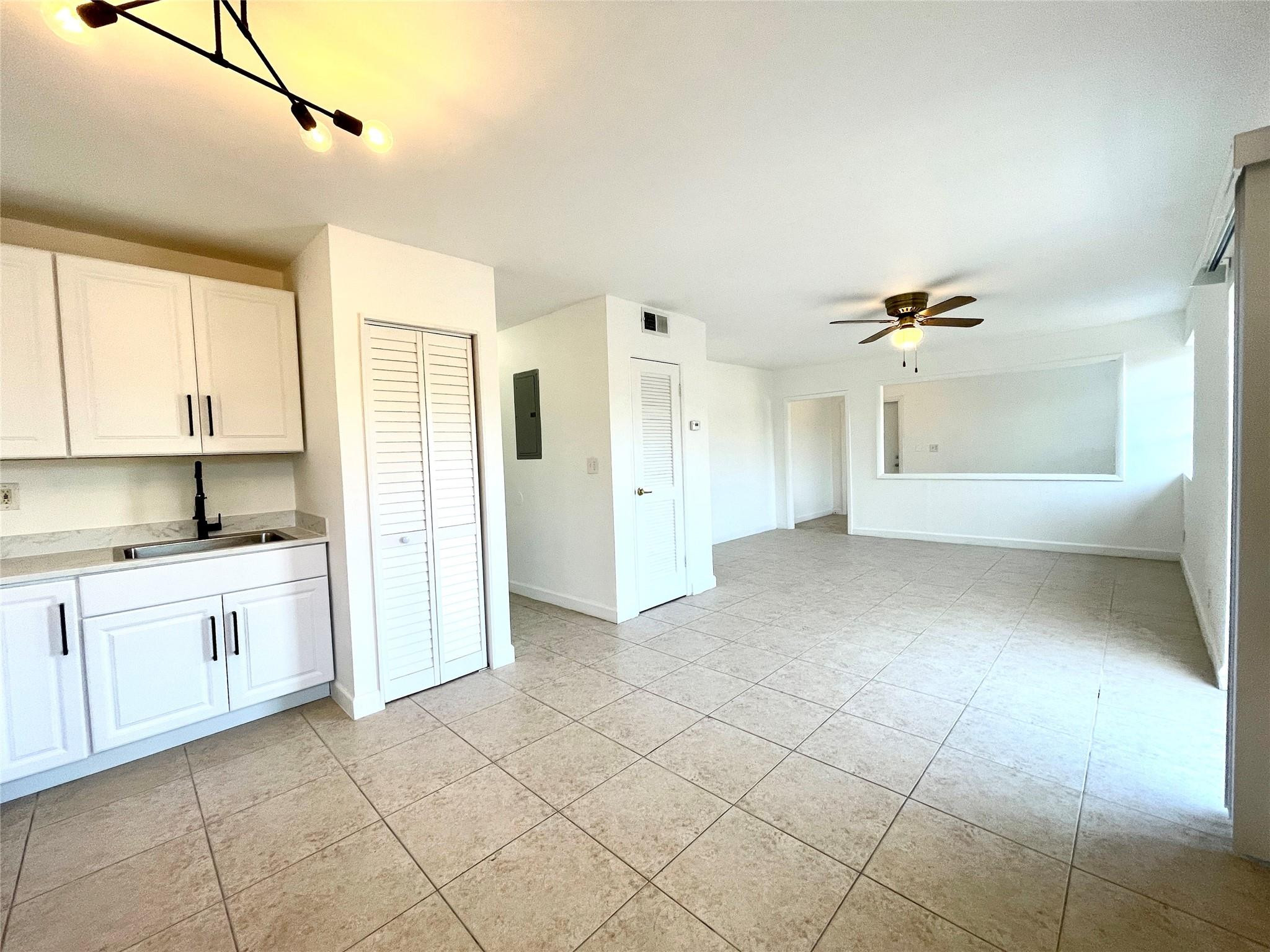 4071 N Dixie Highway 20 Property Photo 13