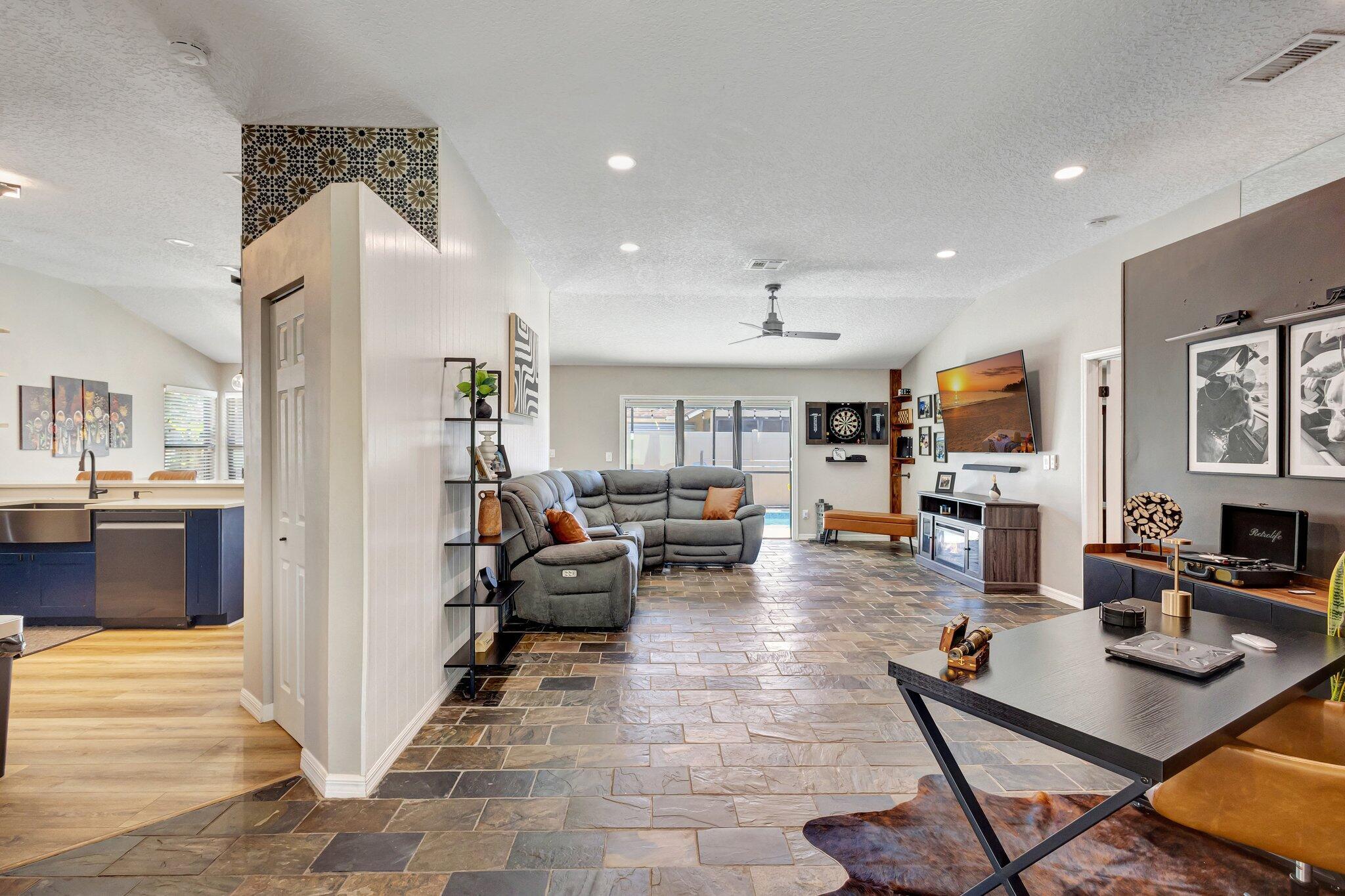 13005 Meadowbreeze Drive Property Photo 14