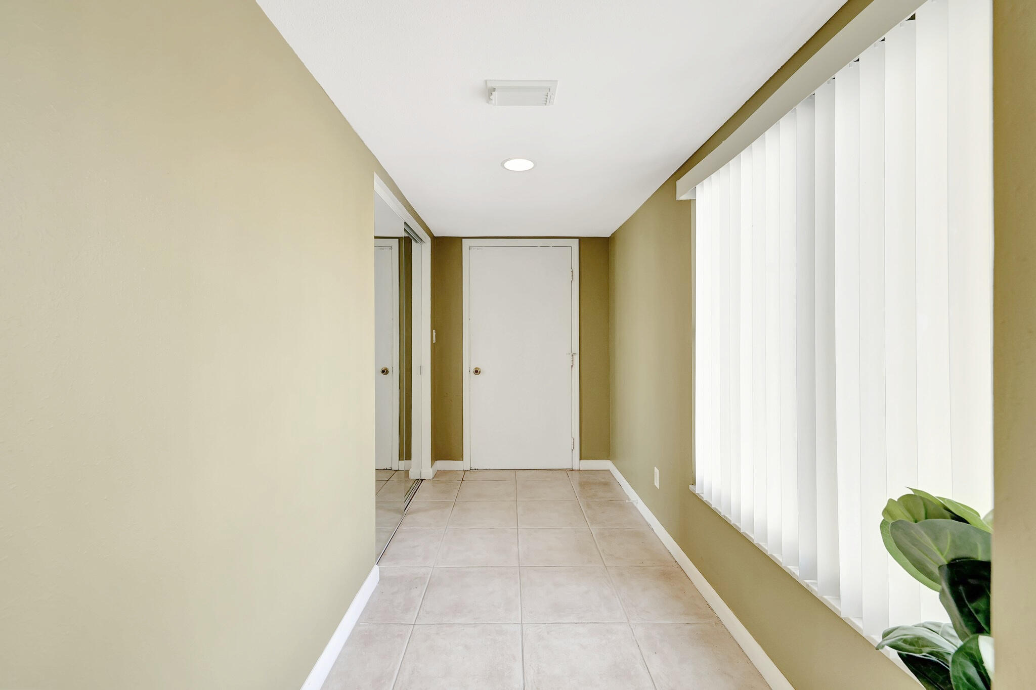 2400 S Ocean Drive 2235 Property Photo 5