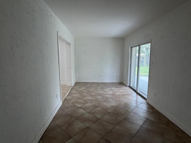 216 Se 10th Court Property Photo 14