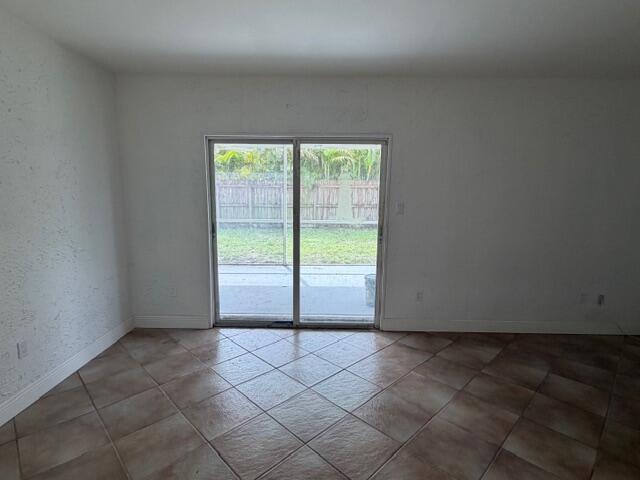 216 Se 10th Court Property Photo 15