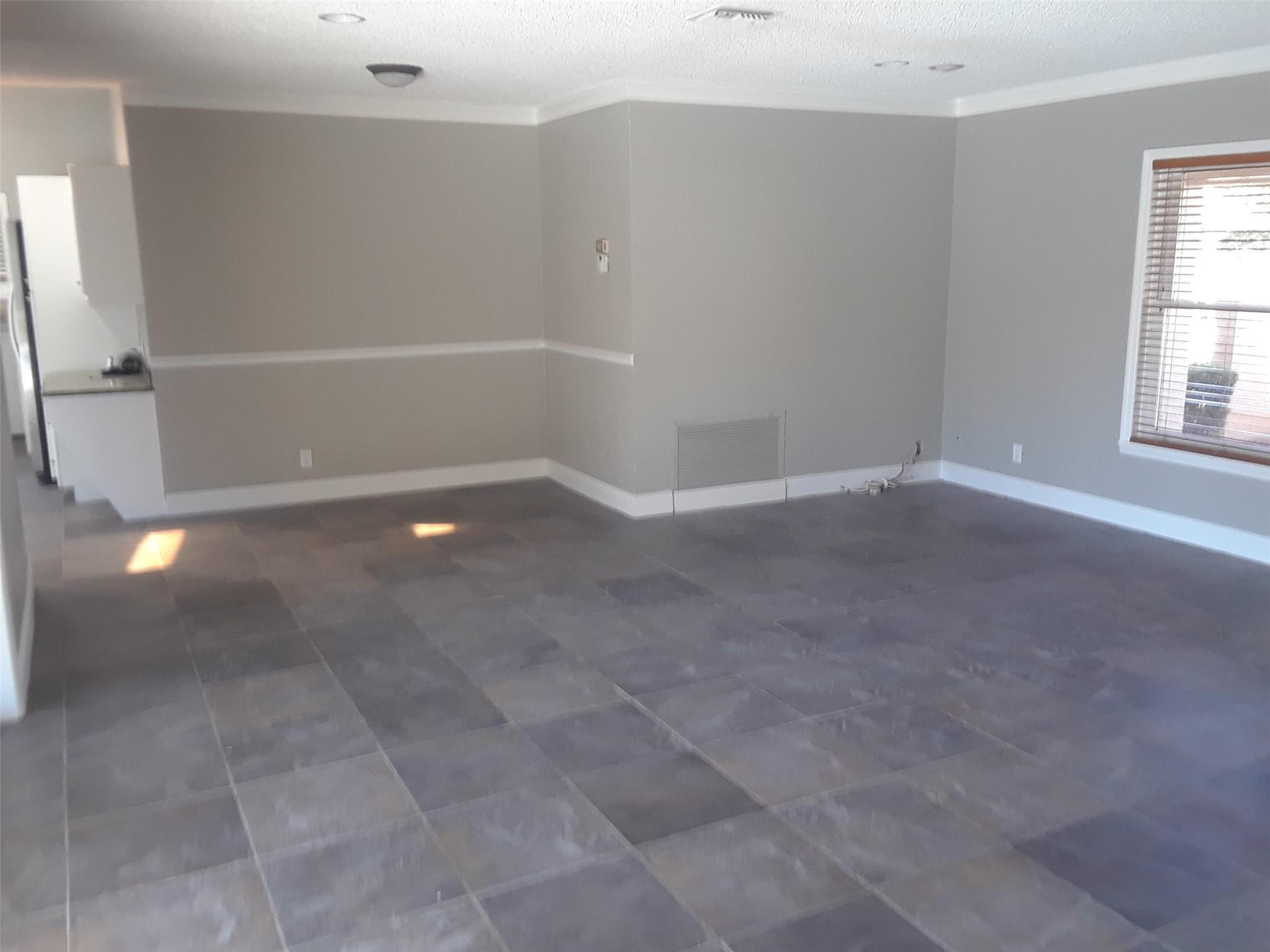 2330 Ne 33rd Street Property Photo 4