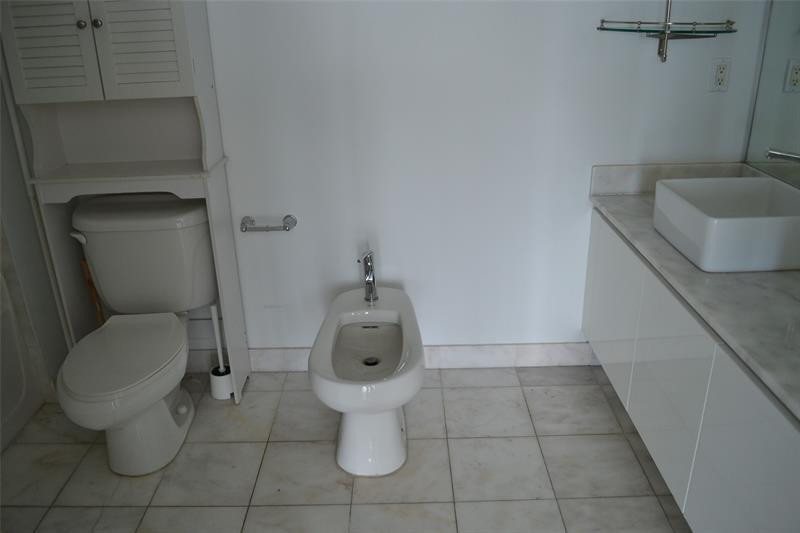 601 Ne 36th Street 2906 Property Photo 4