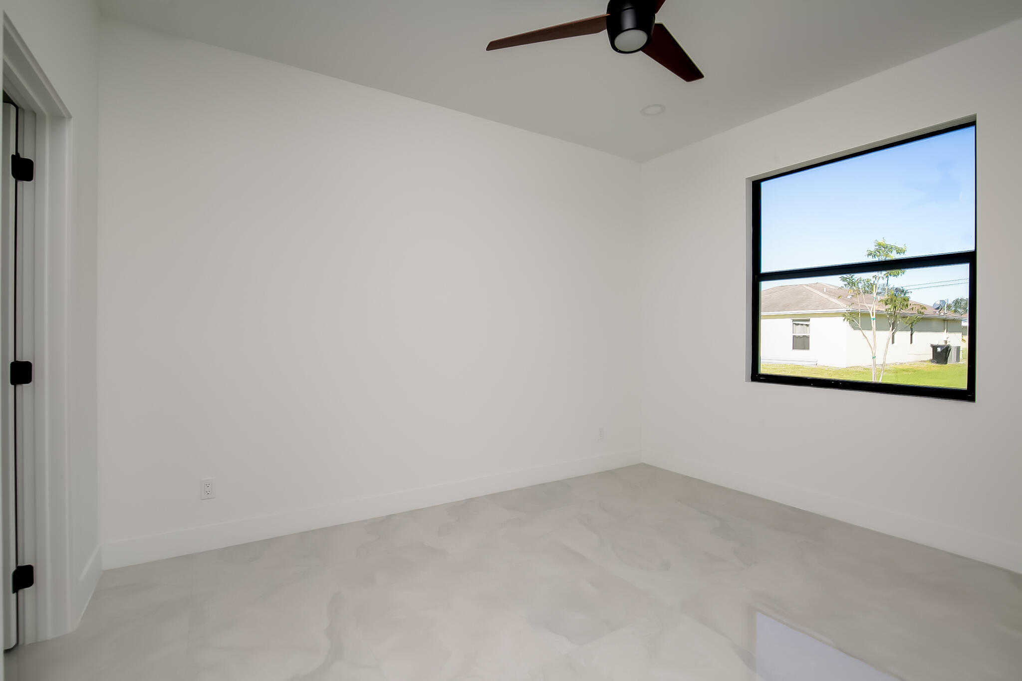 5945 Nw Foust Circle Property Photo 11