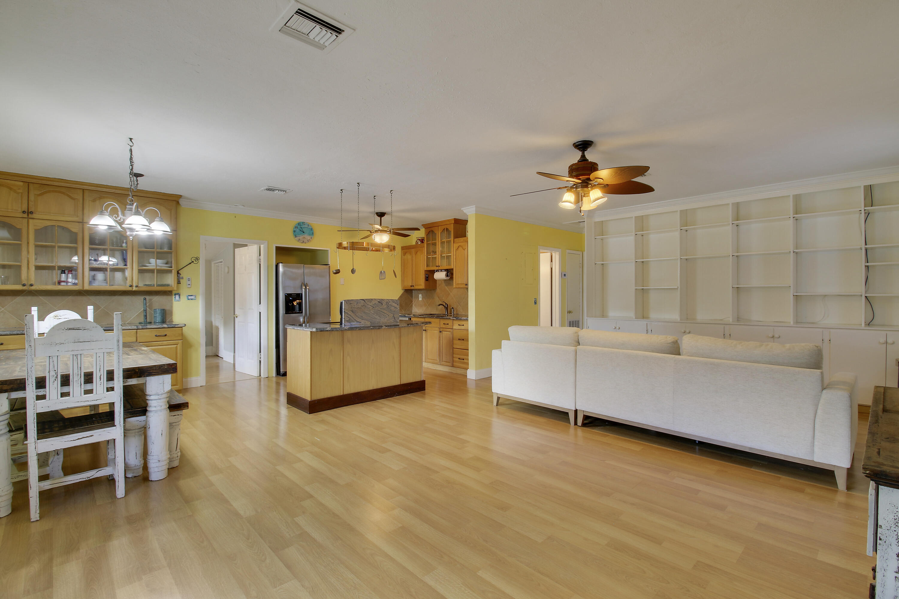 1225 Mohawk Street Property Photo 7