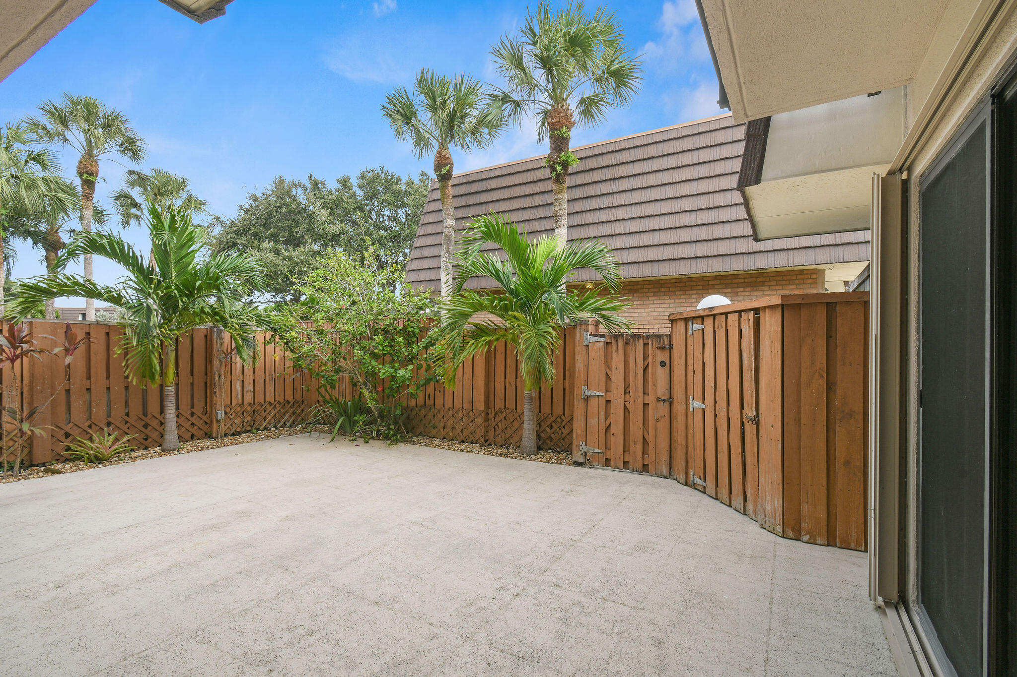 2302 23rd Court Property Photo 7