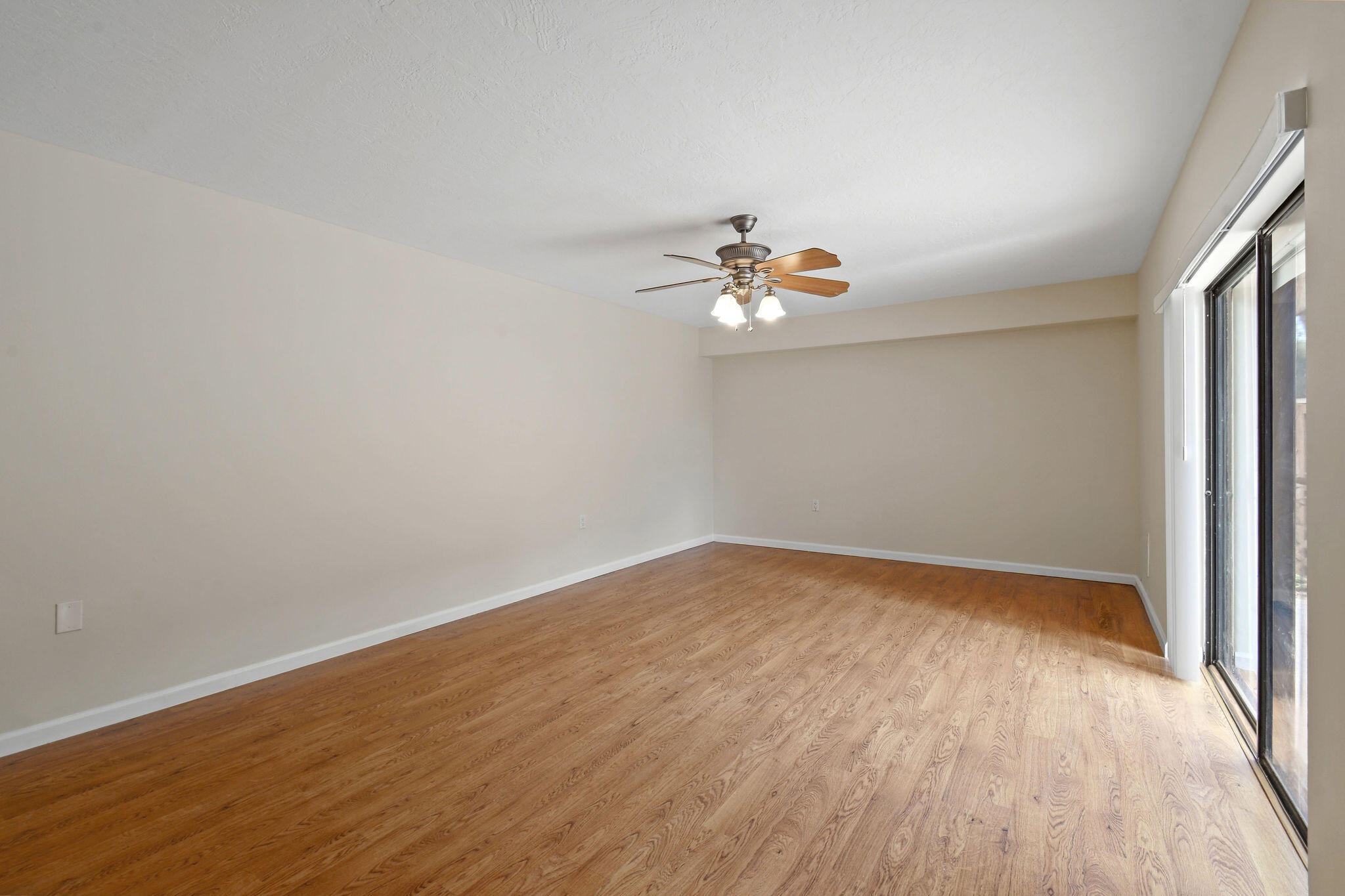 2302 23rd Court Property Photo 8