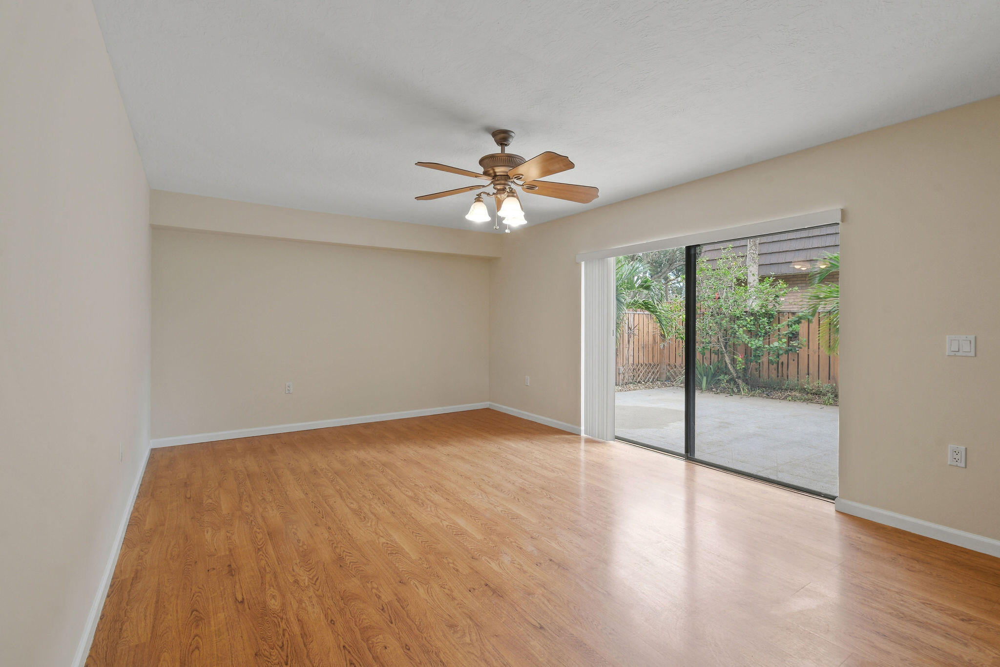 2302 23rd Court Property Photo 9