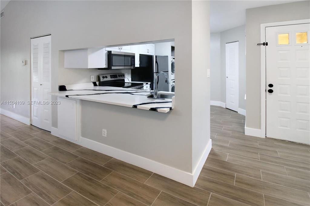 1143 Coral Club Drive 1143 Property Photo 4