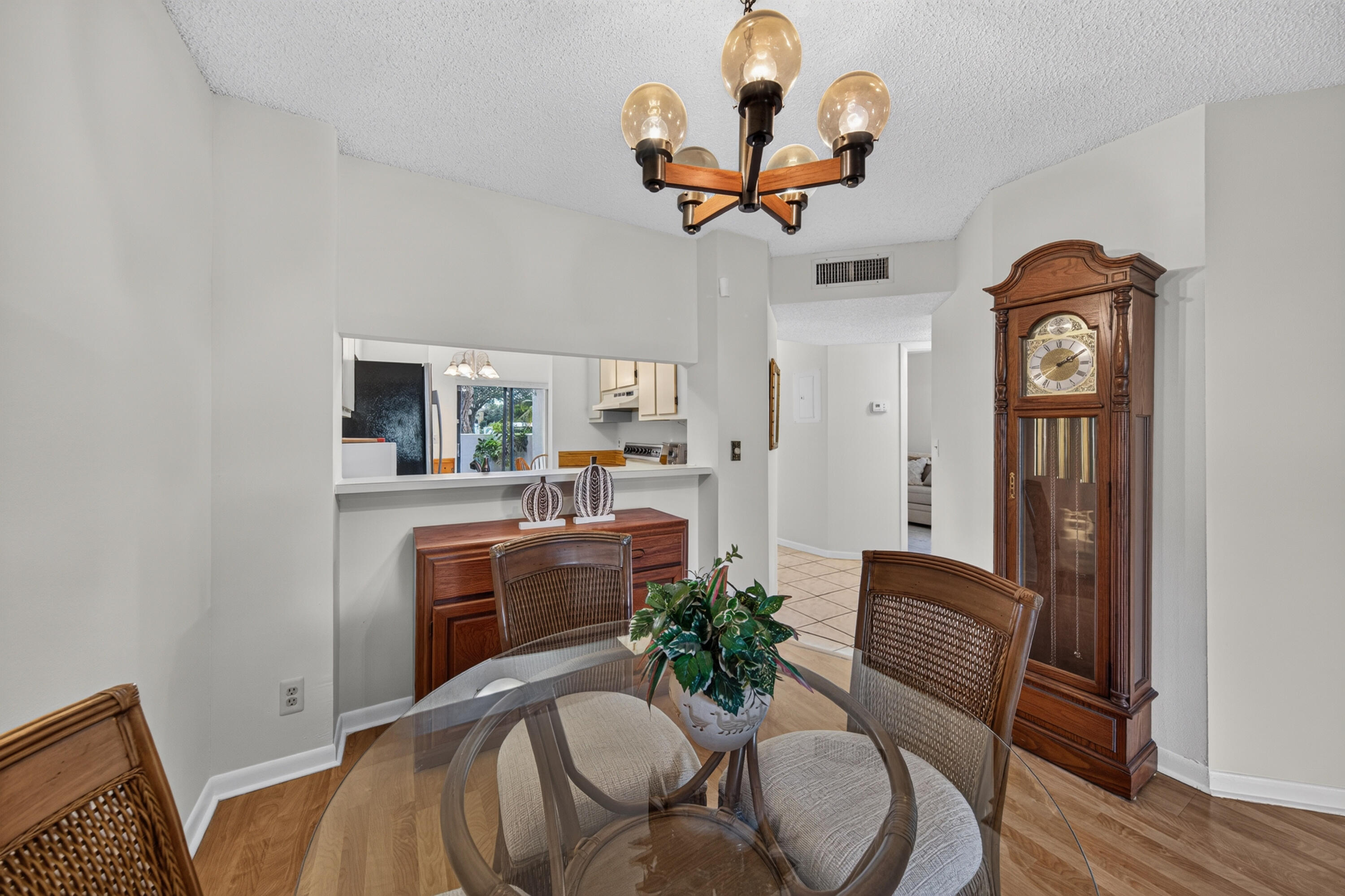 5599 Courtyard Drive Property Photo 5