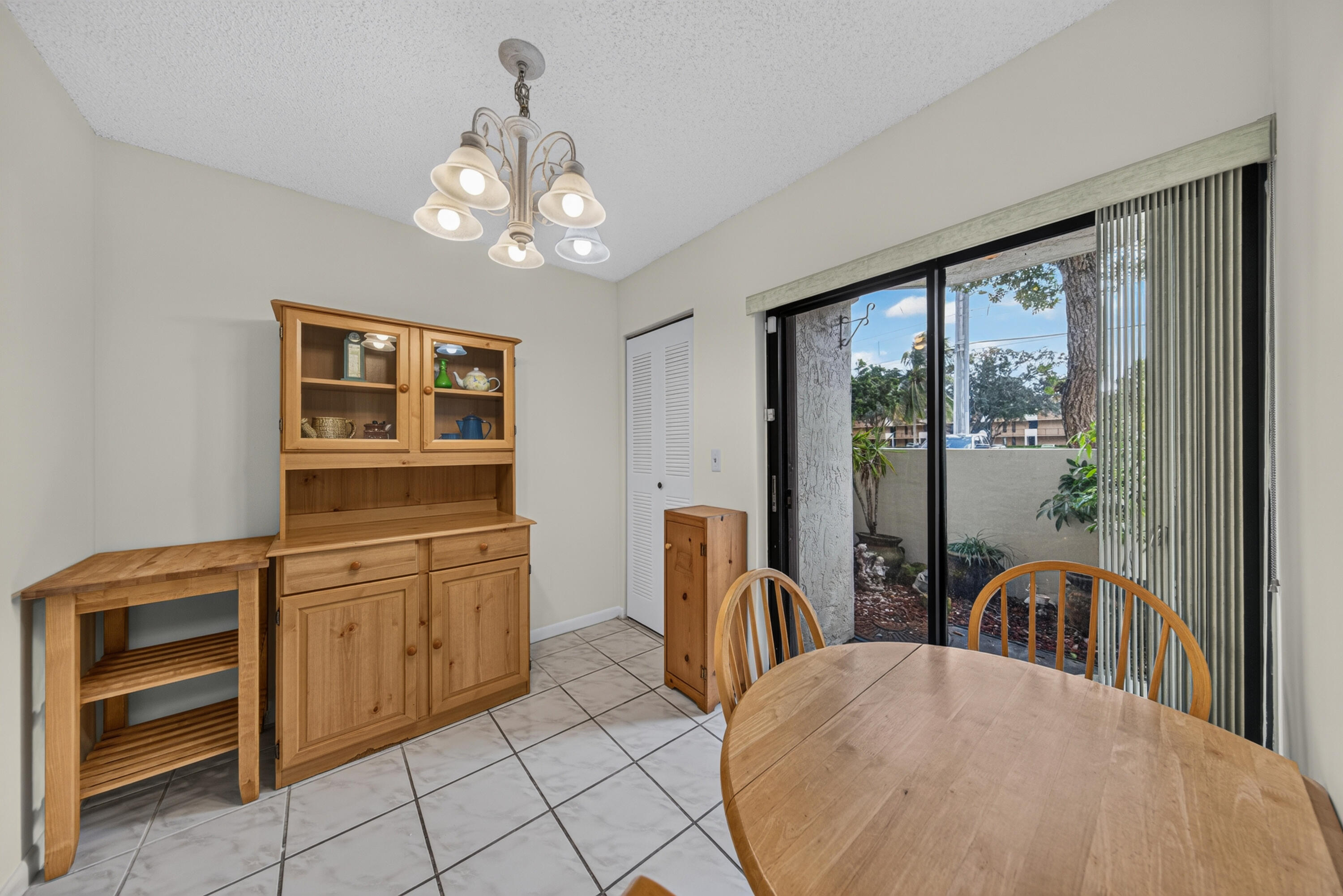5599 Courtyard Drive Property Photo 6