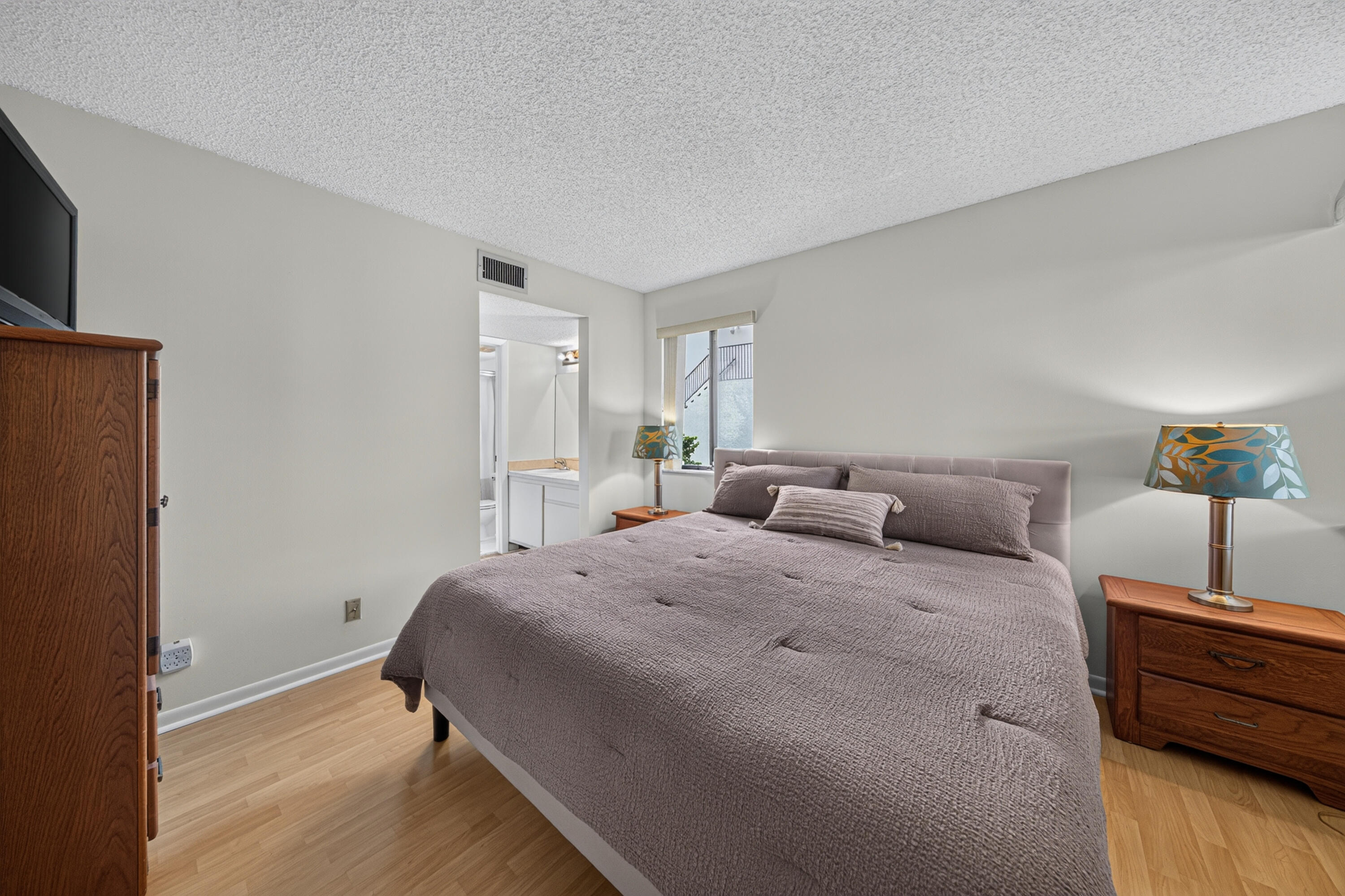 5599 Courtyard Drive Property Photo 10