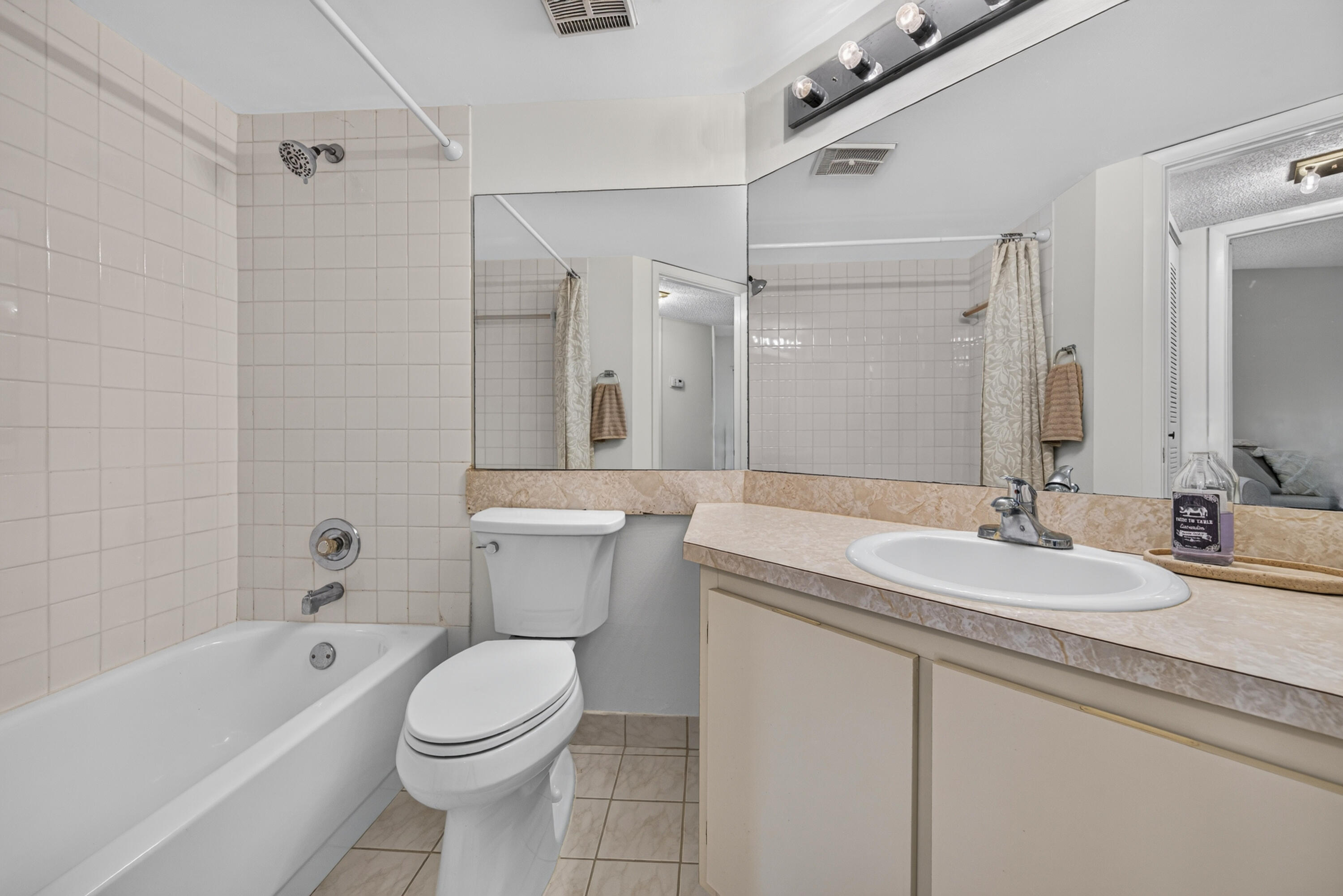 5599 Courtyard Drive Property Photo 15