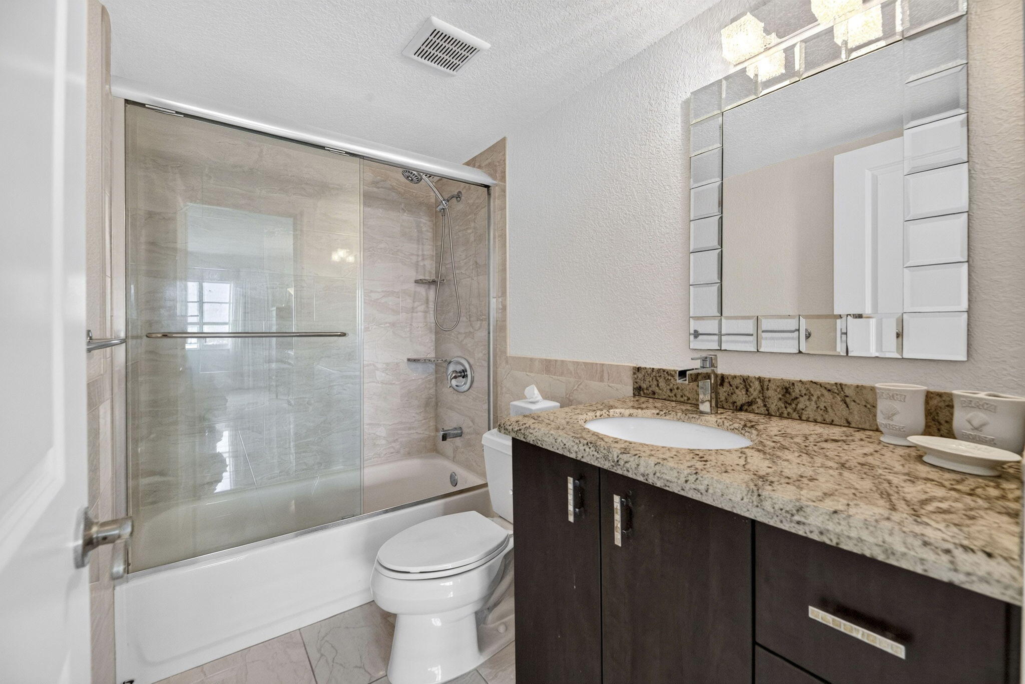340 Sunset Drive 1809 Property Photo 23