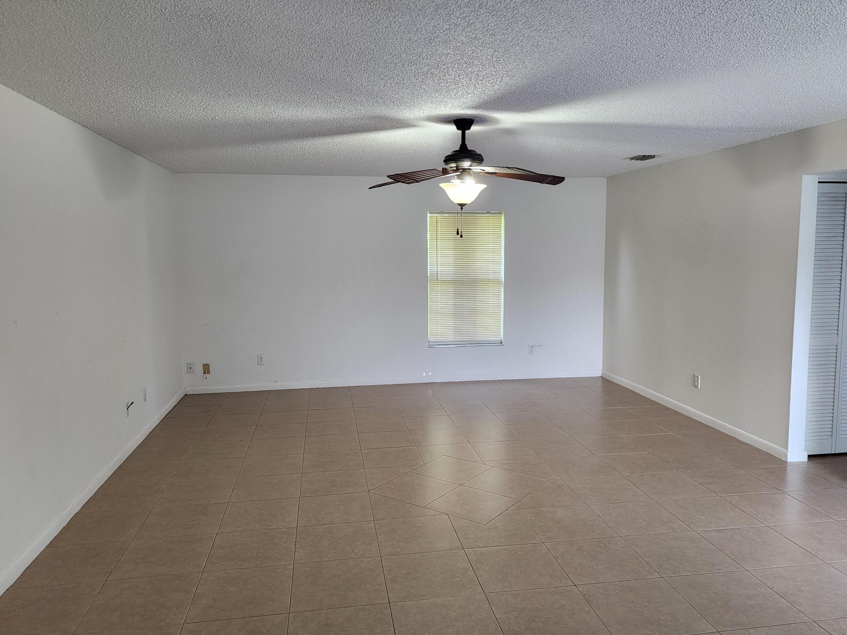 2514 Se Rock Springs Drive Property Photo 7