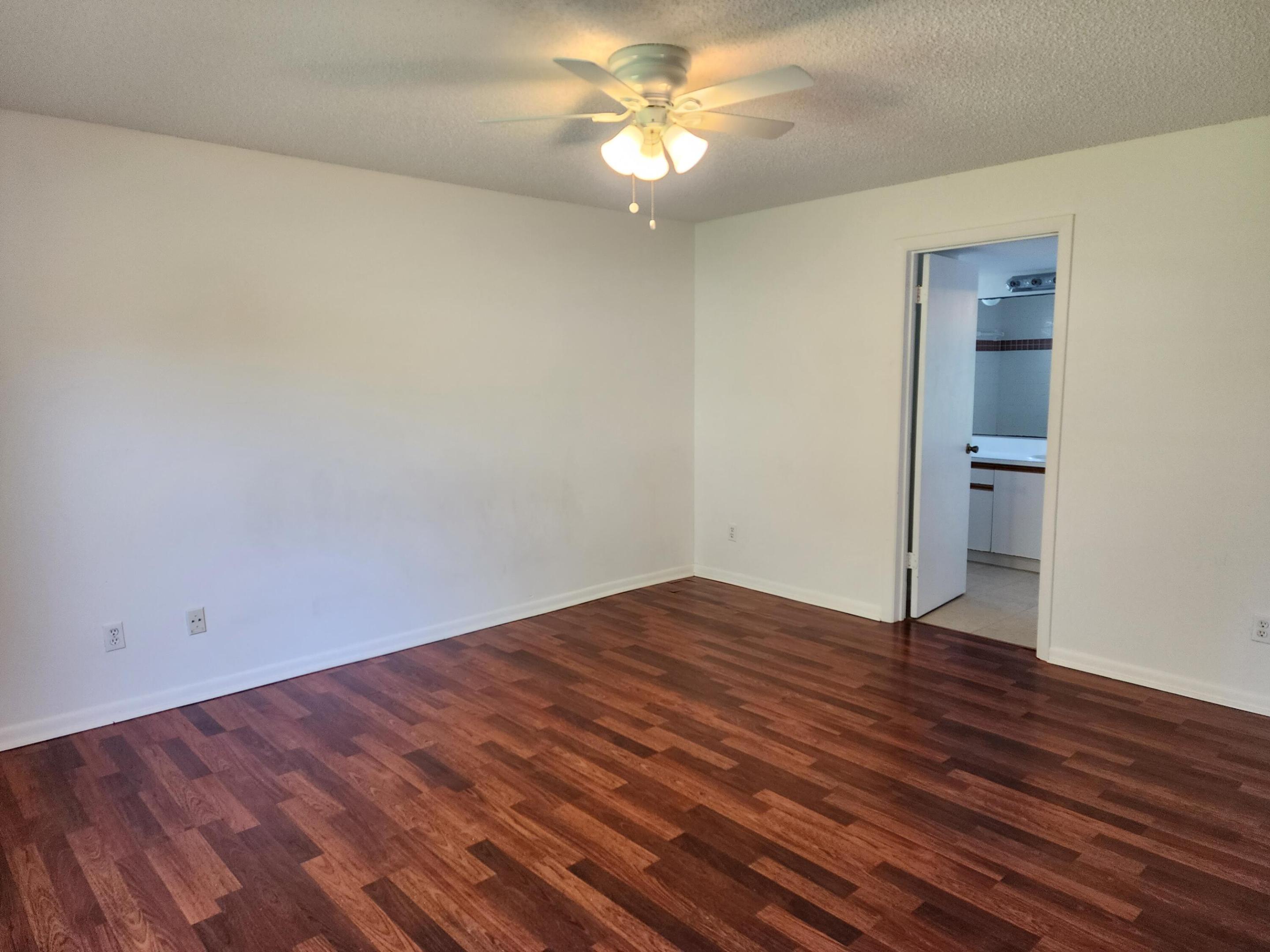 2514 Se Rock Springs Drive Property Photo 8