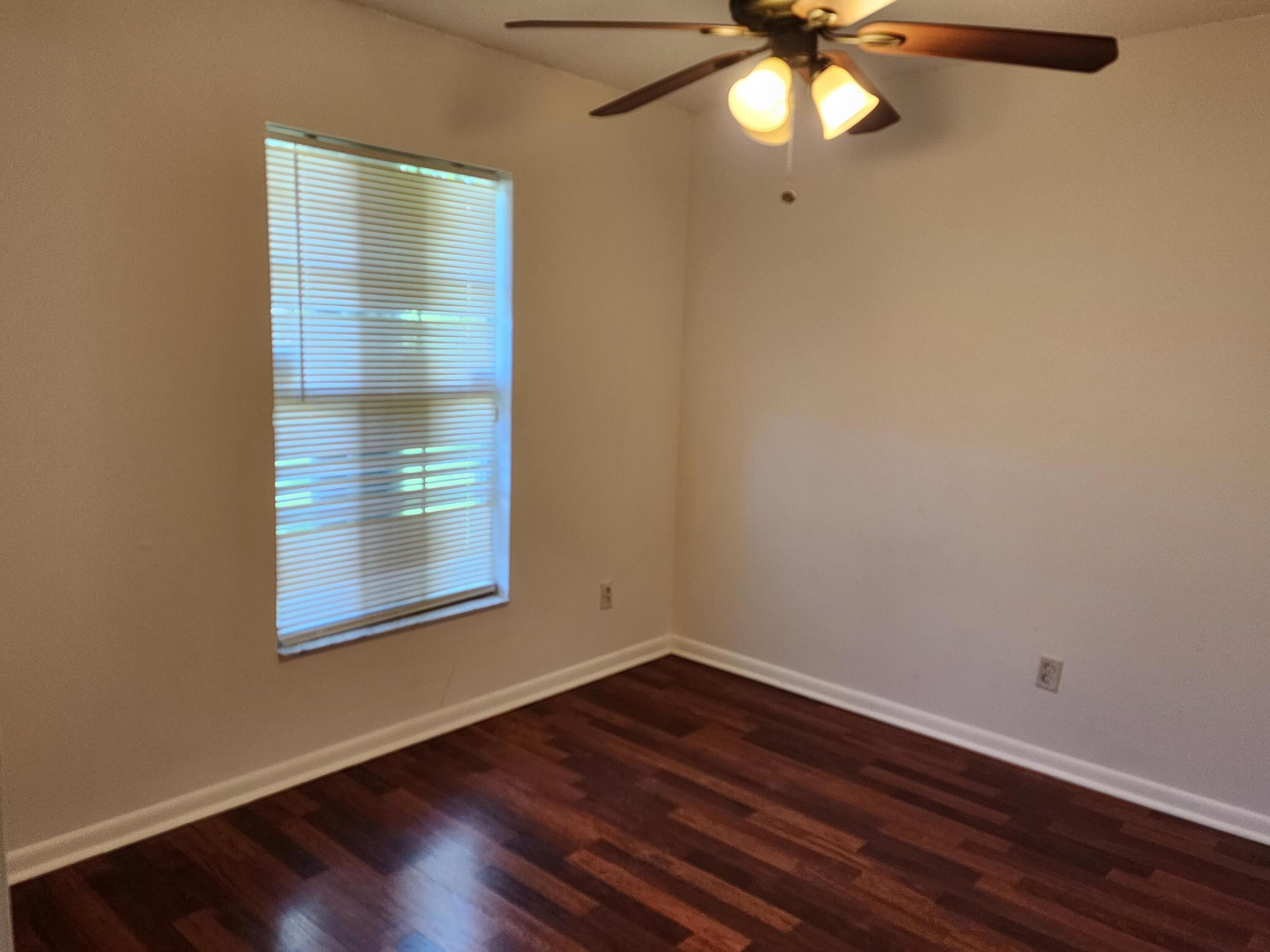 2514 Se Rock Springs Drive Property Photo 10
