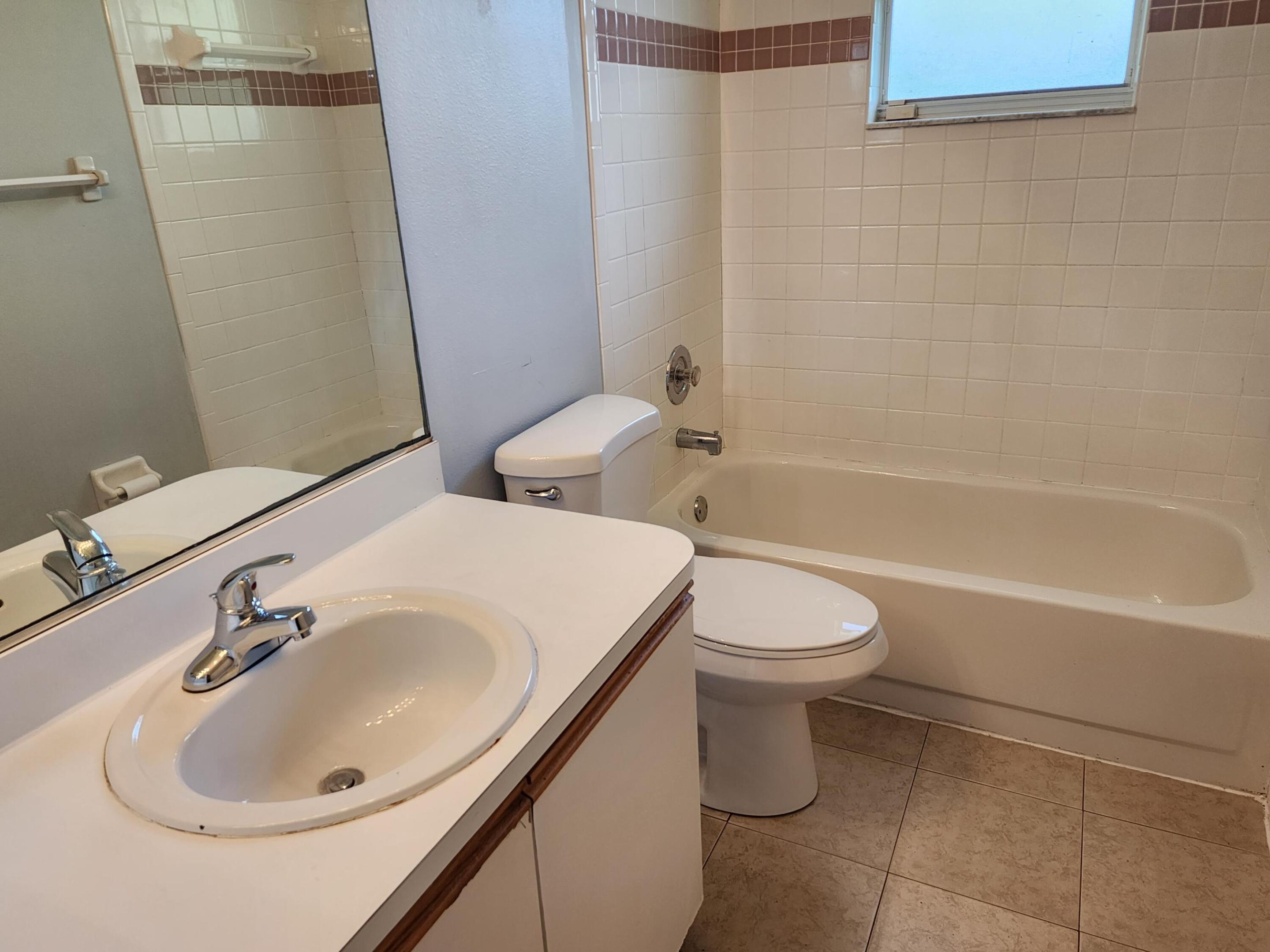 2514 Se Rock Springs Drive Property Photo 12