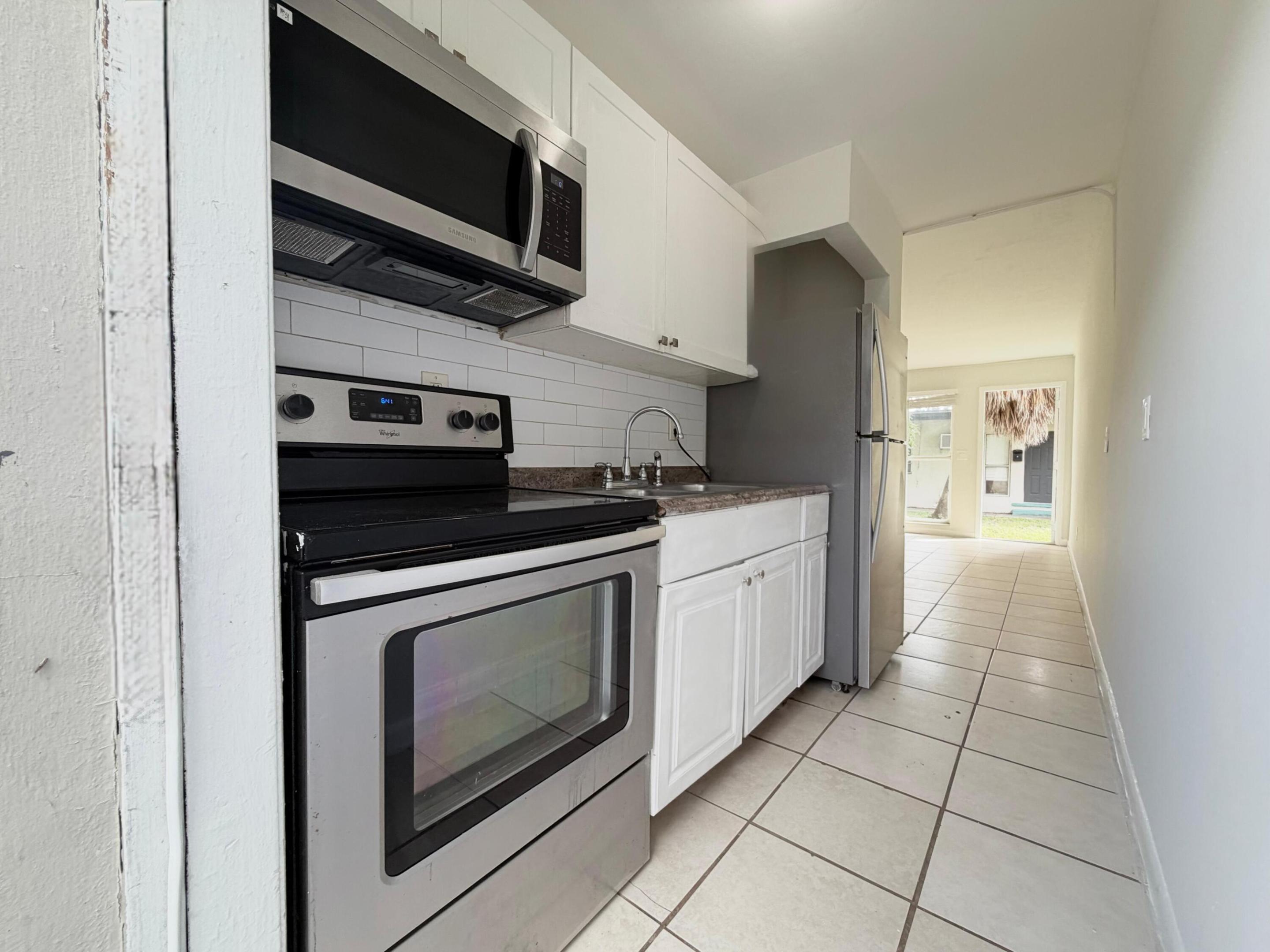 815 2ND Street 2 Property Photo 1