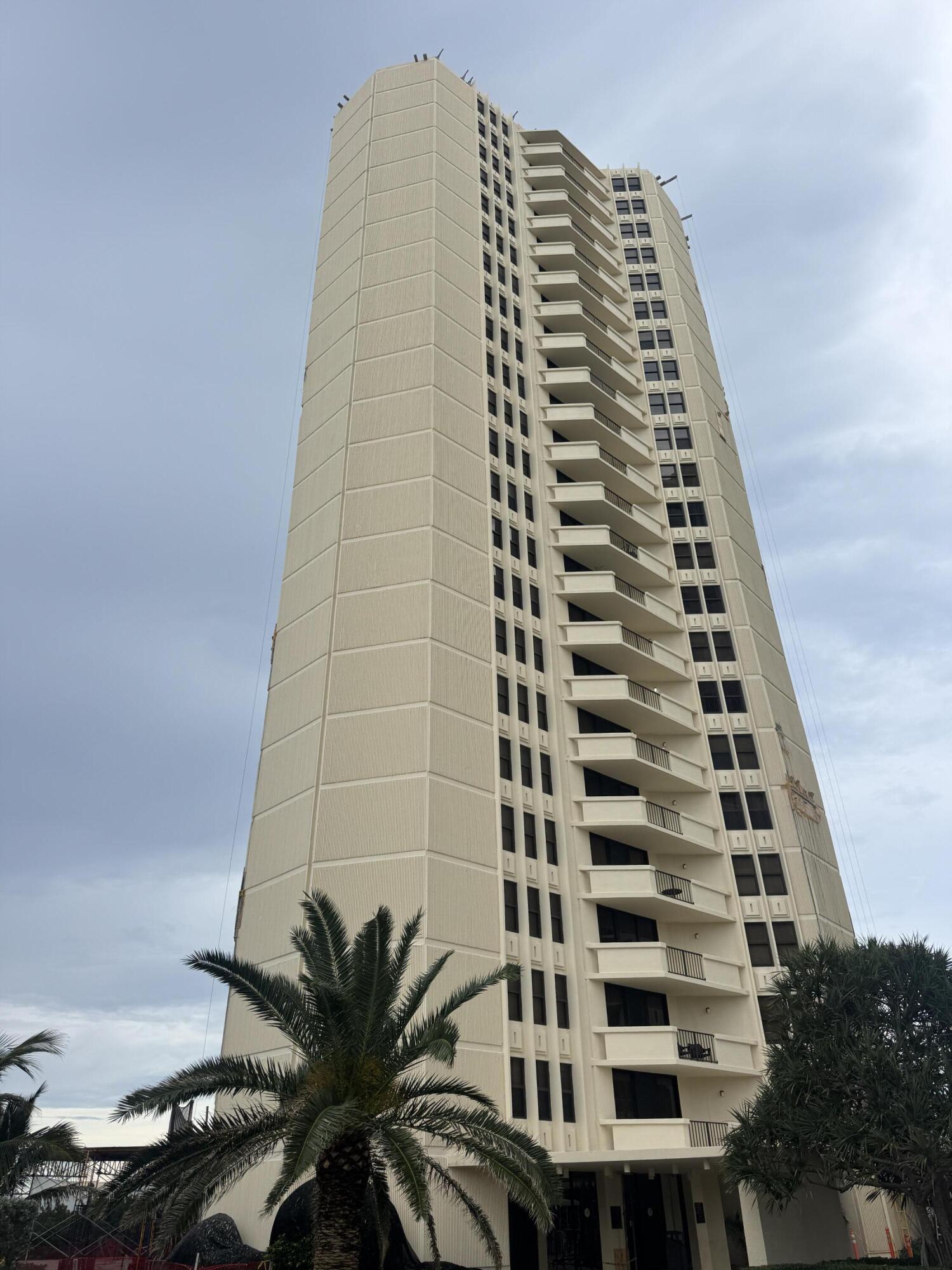 2800 N OCEAN Drive A-22B Property Photo 1