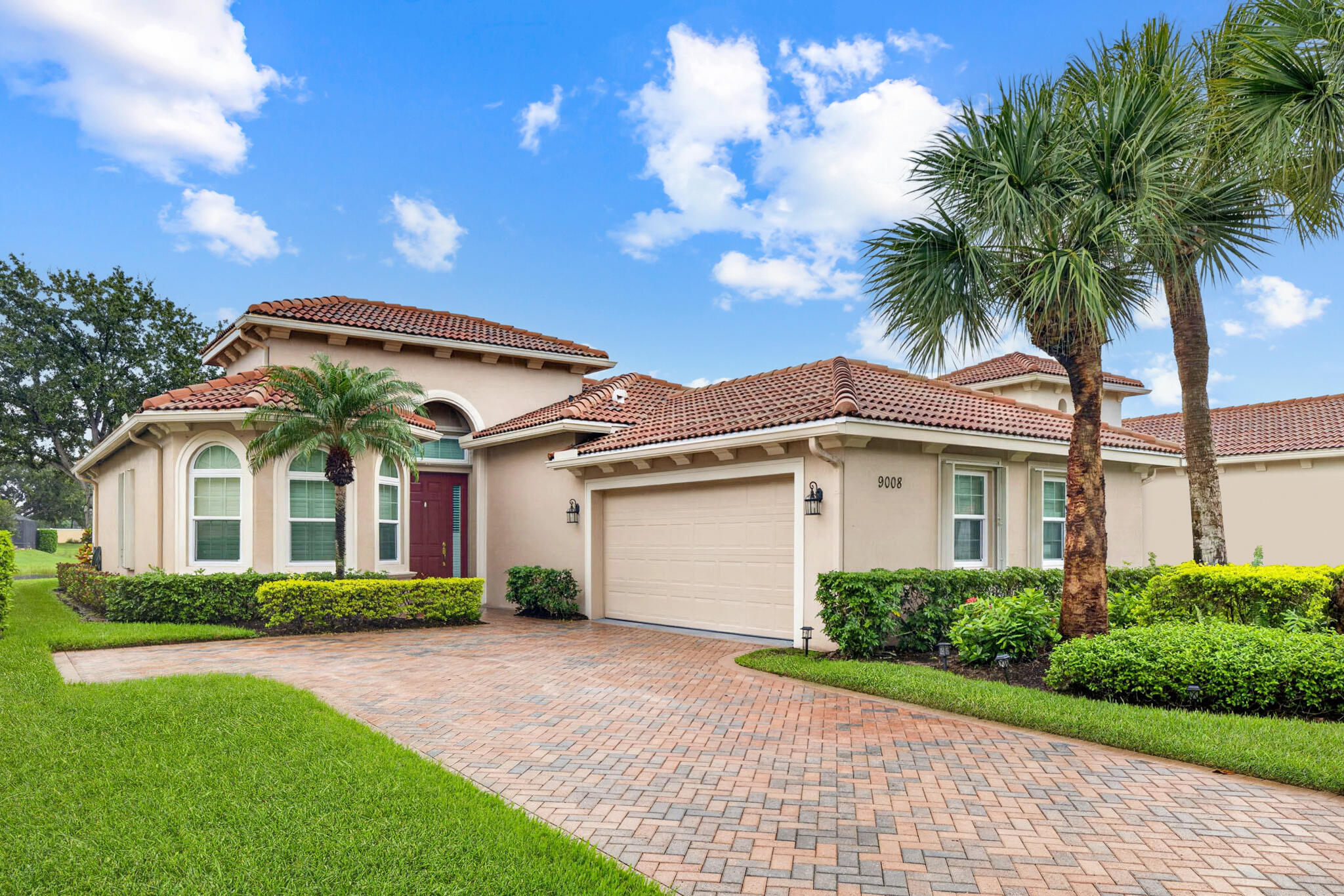9008 Champions Way Property Photo 1