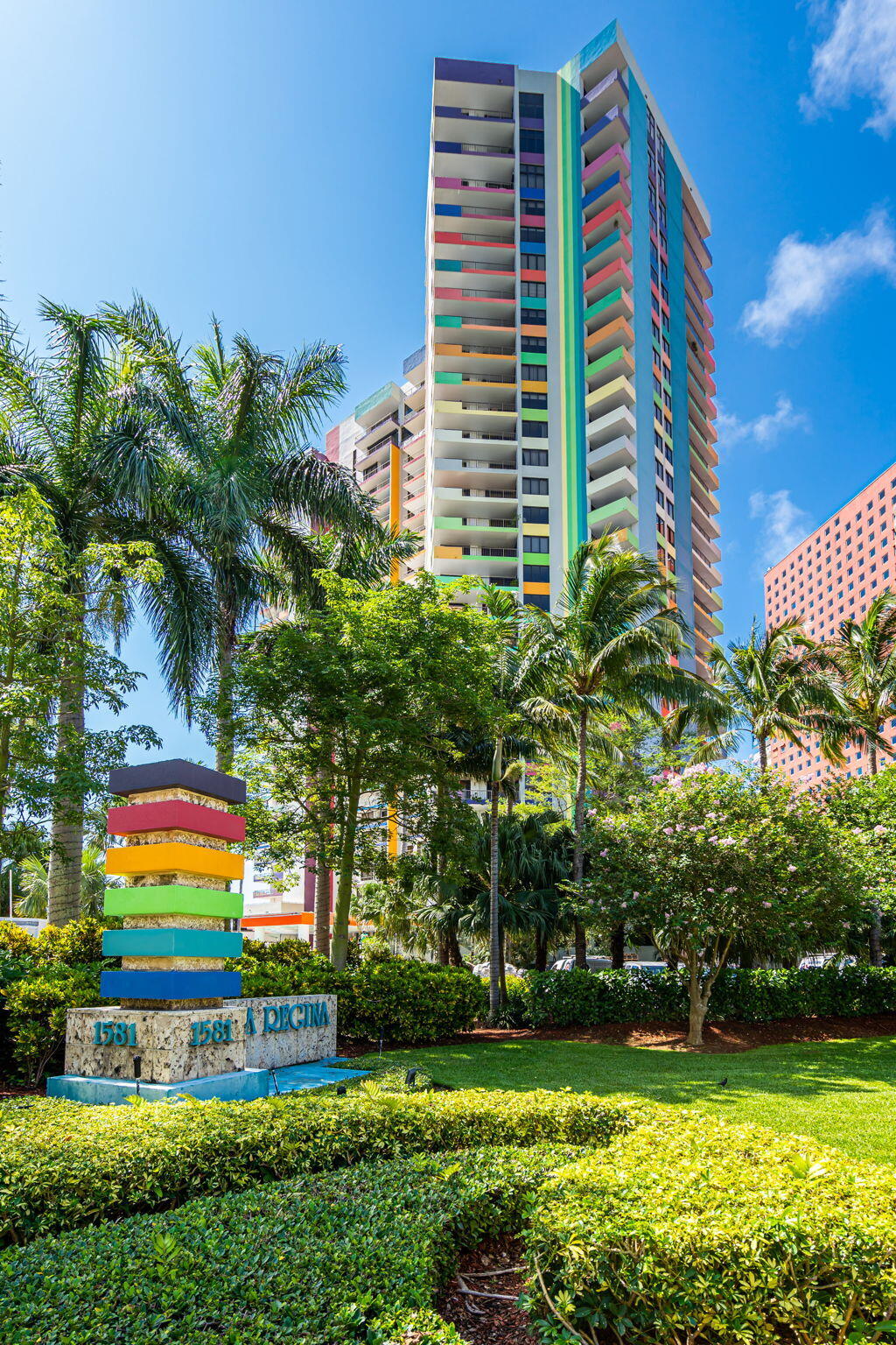 1581 Brickell Avenue Property Photo 1