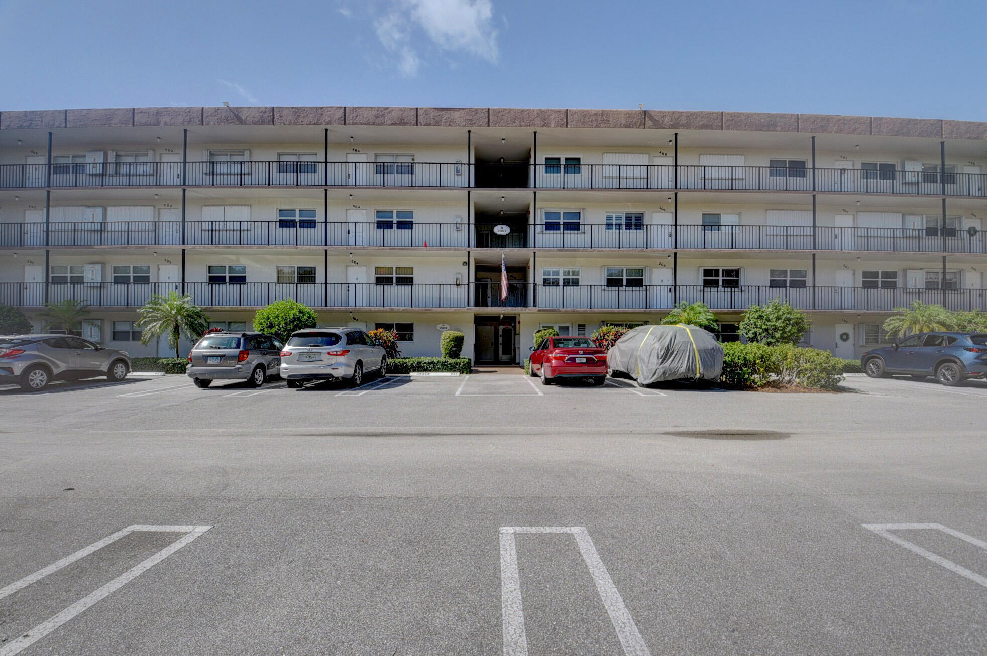 2002 S FEDERAL Highway 408 Property Photo 1