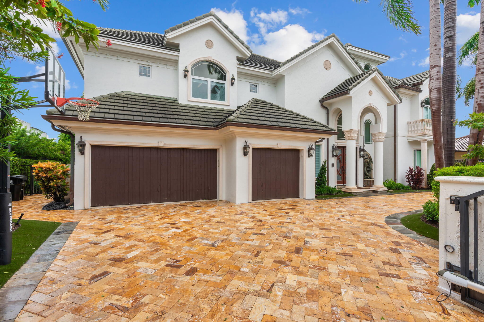 2200 Intracoastal Drive Property Photo 1