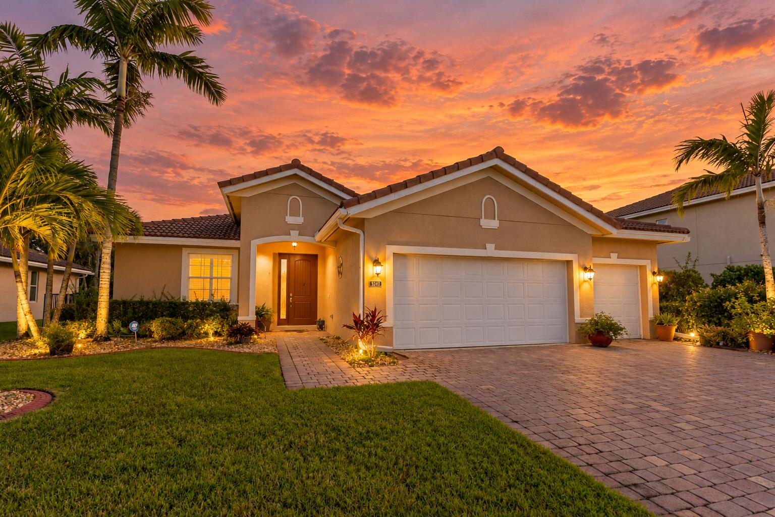 9340 Silent Oak Circle Property Photo 4