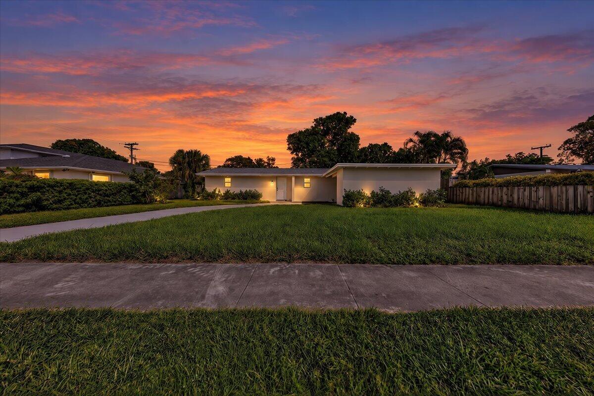 1463 8th Street Property Photo 1