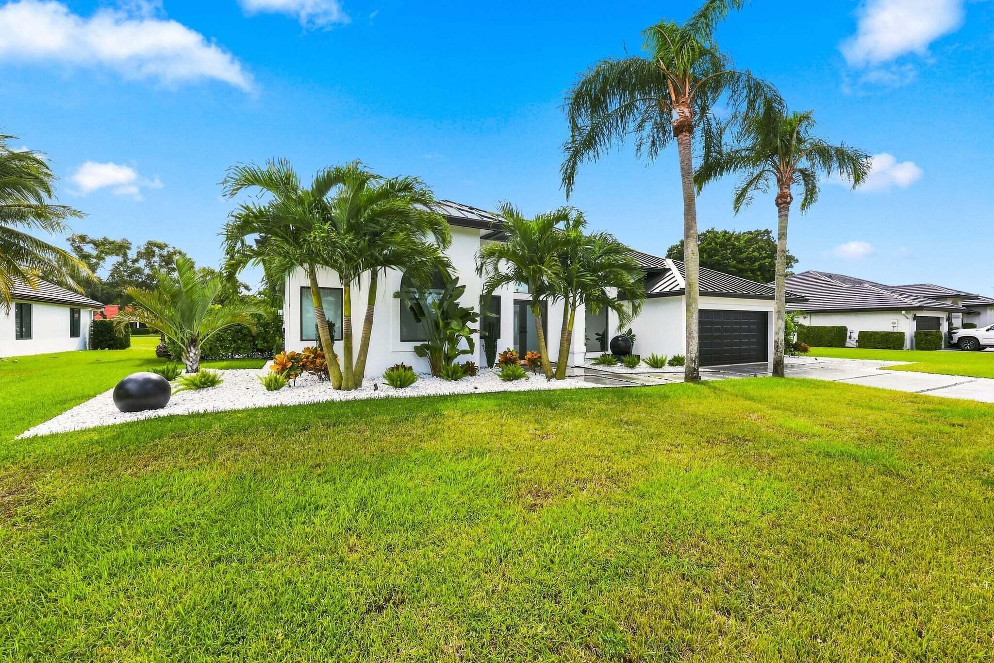 11145 Boca Woods Lane Property Photo 4