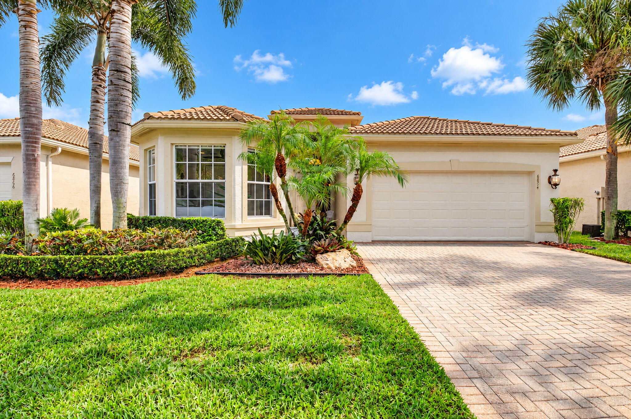 6874 Venidita Beach Drive Property Photo 1