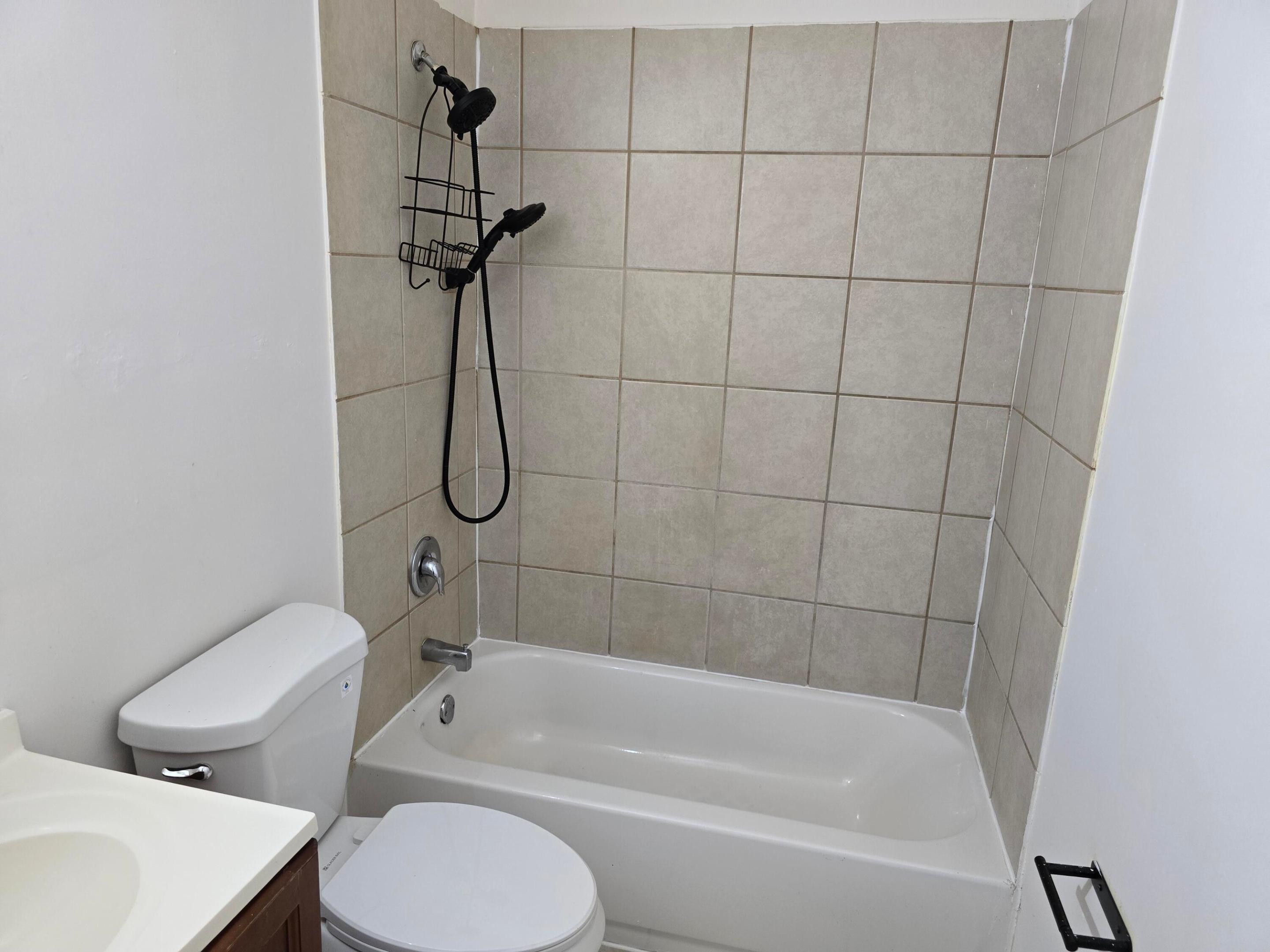 4511 Treehouse Lane E Property Photo 12