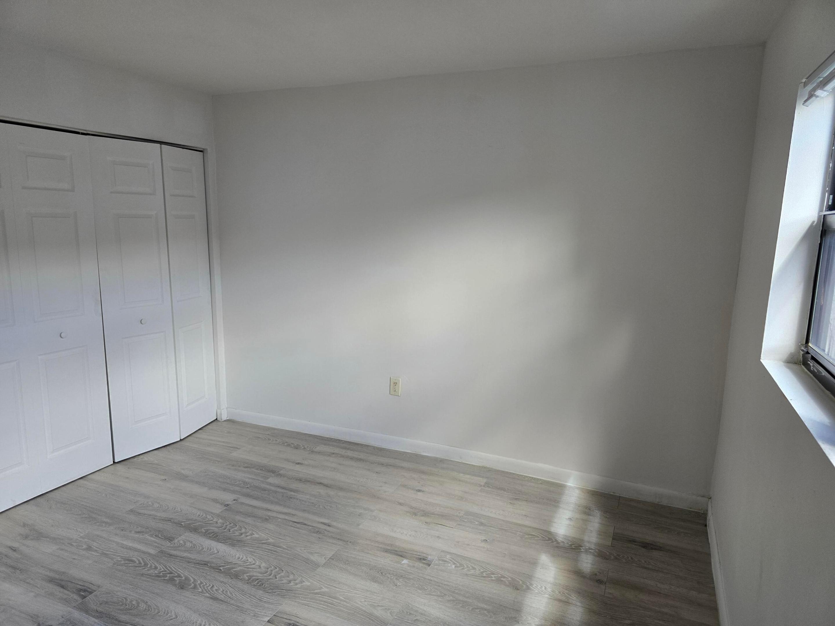 4511 Treehouse Lane E Property Photo 13
