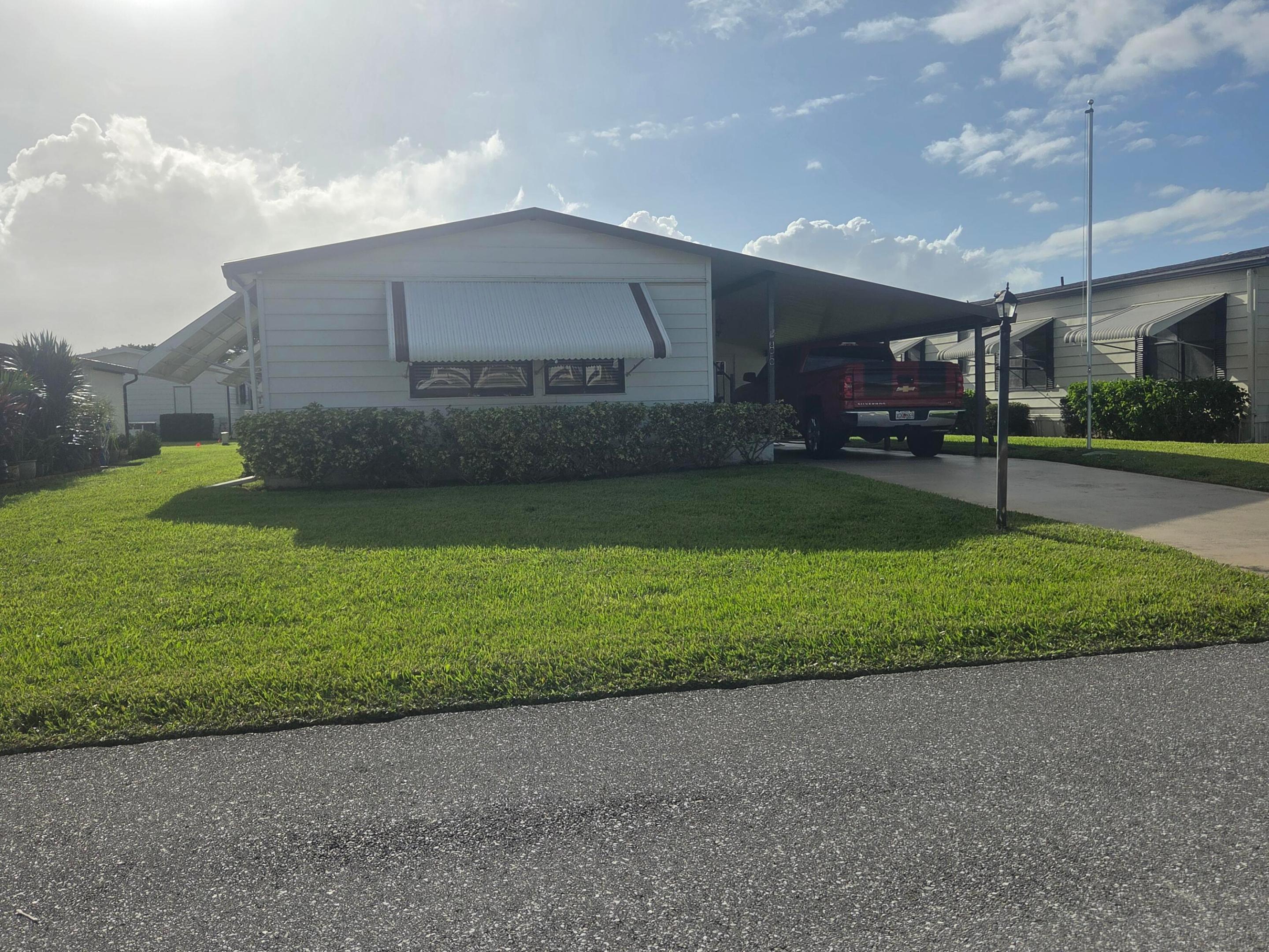 8010 Se Shenandoah Drive Property Photo 1
