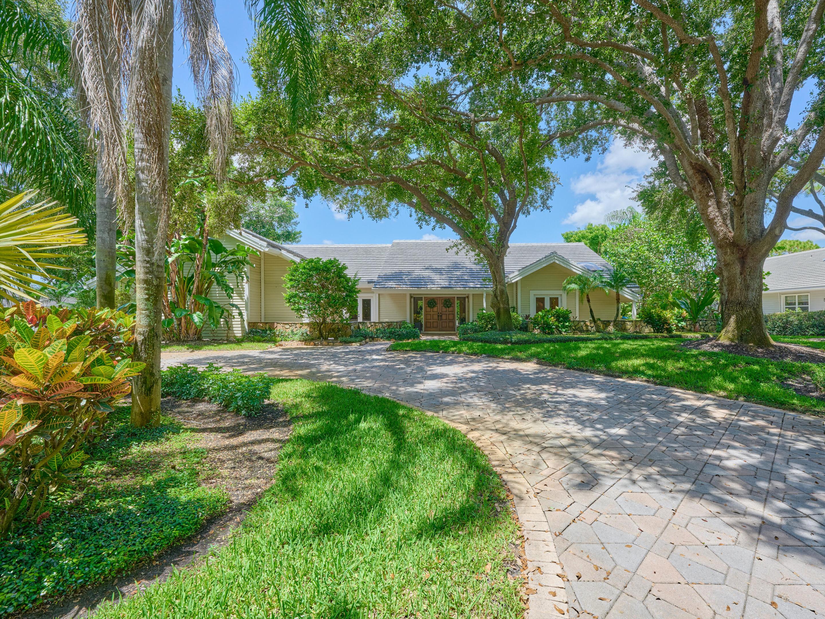 18660 SE River Ridge Road Property Photo 1