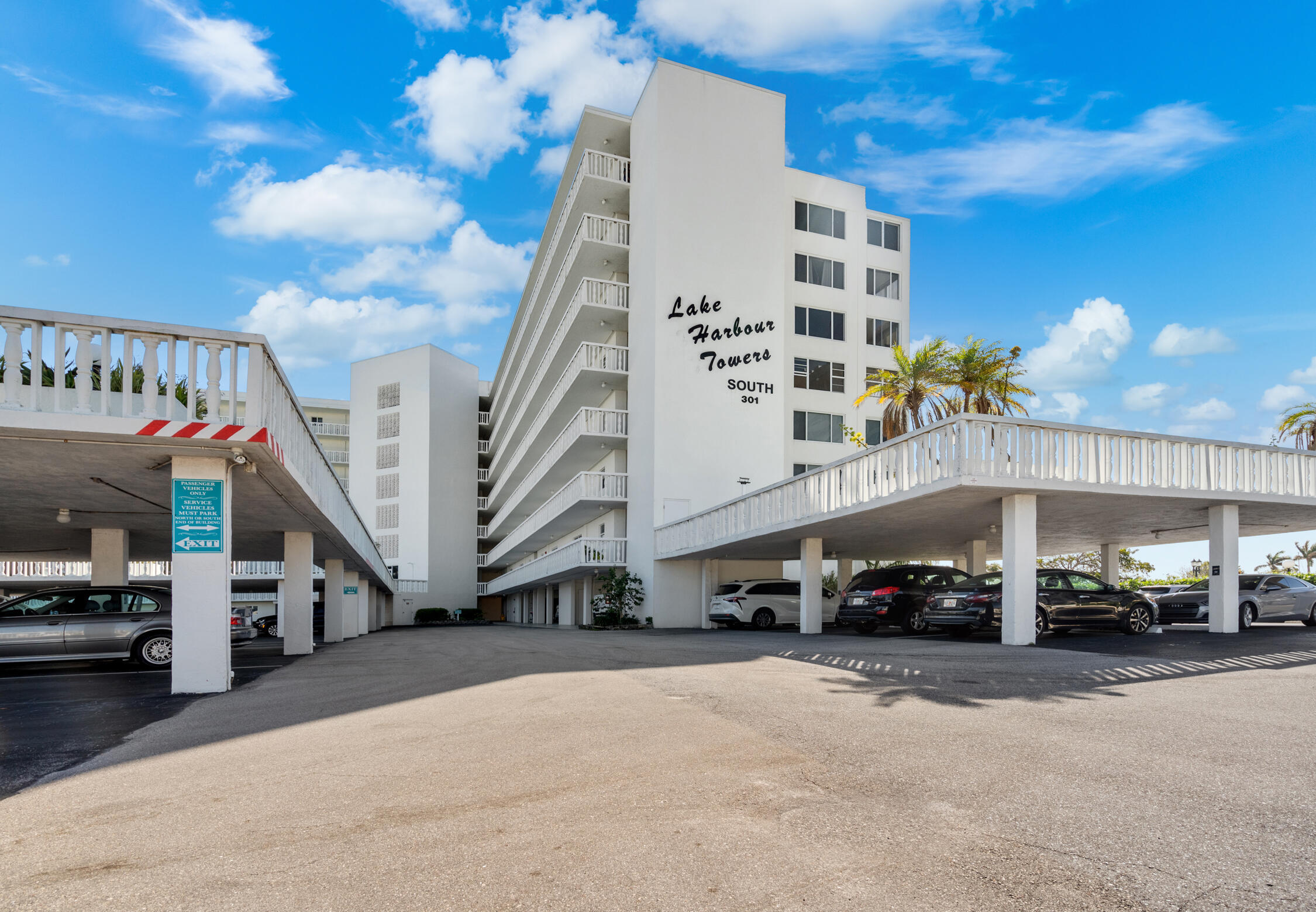 301 LAKE SHORE Drive 702 Property Photo 1