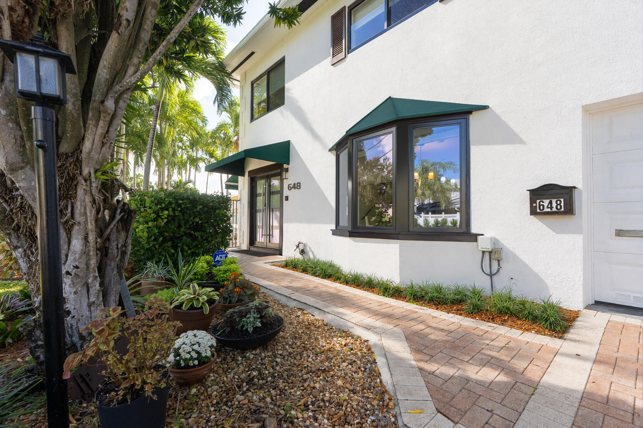 648 Kensington Place Property Photo 1